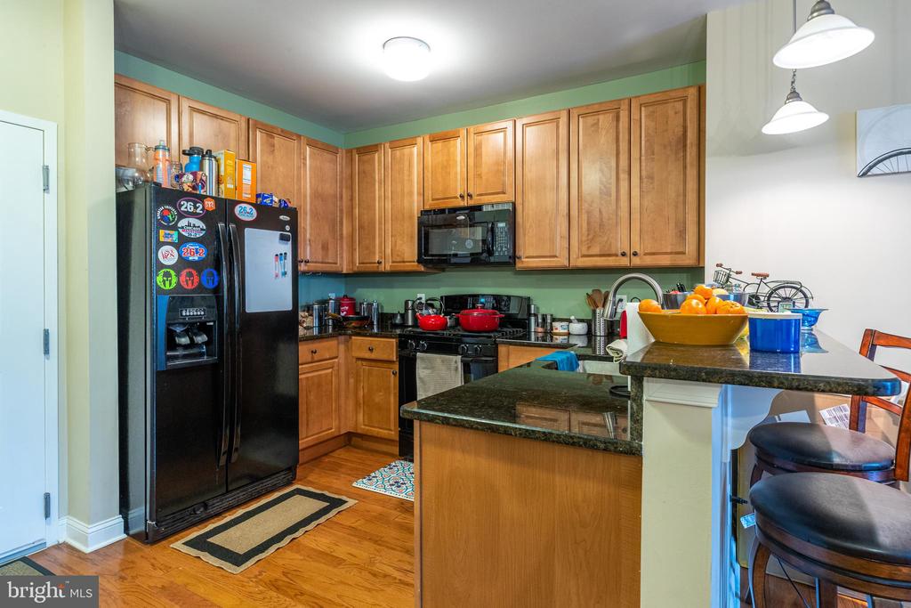 200 W ELM STREET 1211