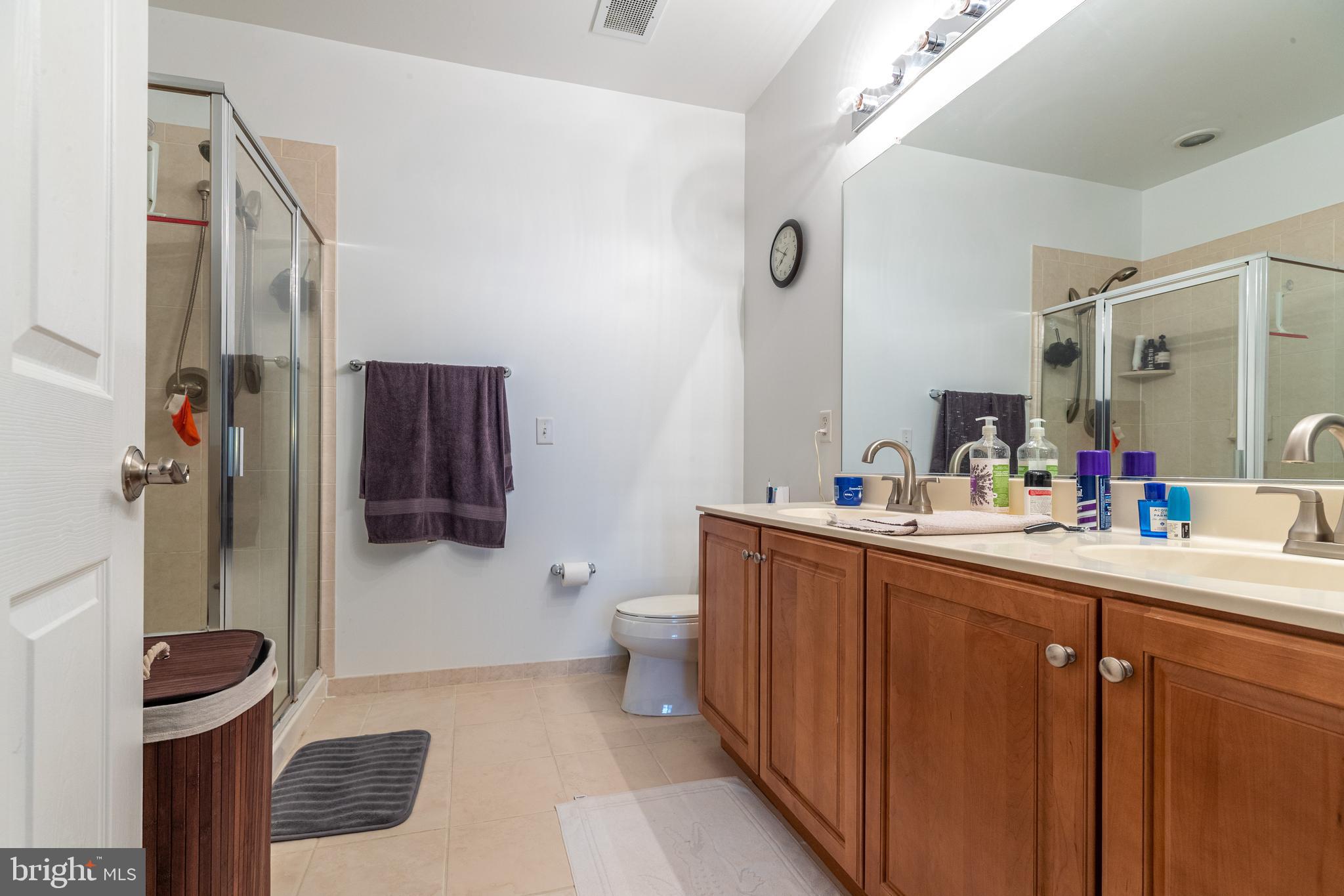 200 W ELM STREET 1211