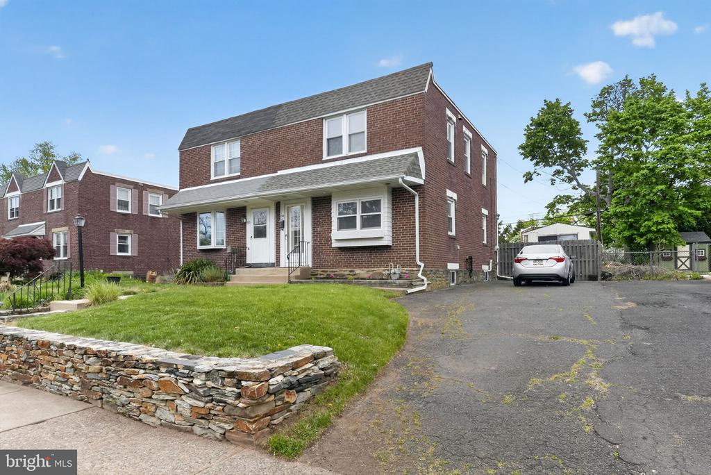 153 EARL LANE