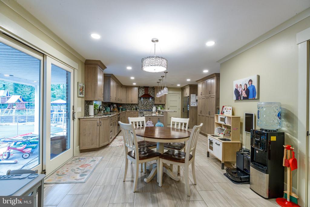 1135 ROMSEY DRIVE