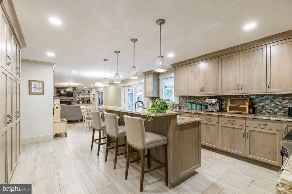 1135 ROMSEY DRIVE