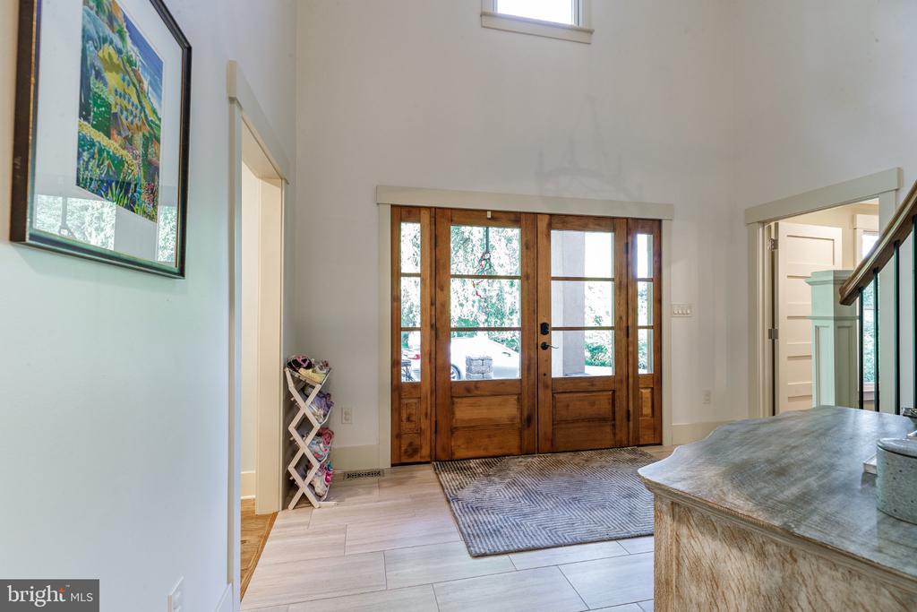 1135 ROMSEY DRIVE