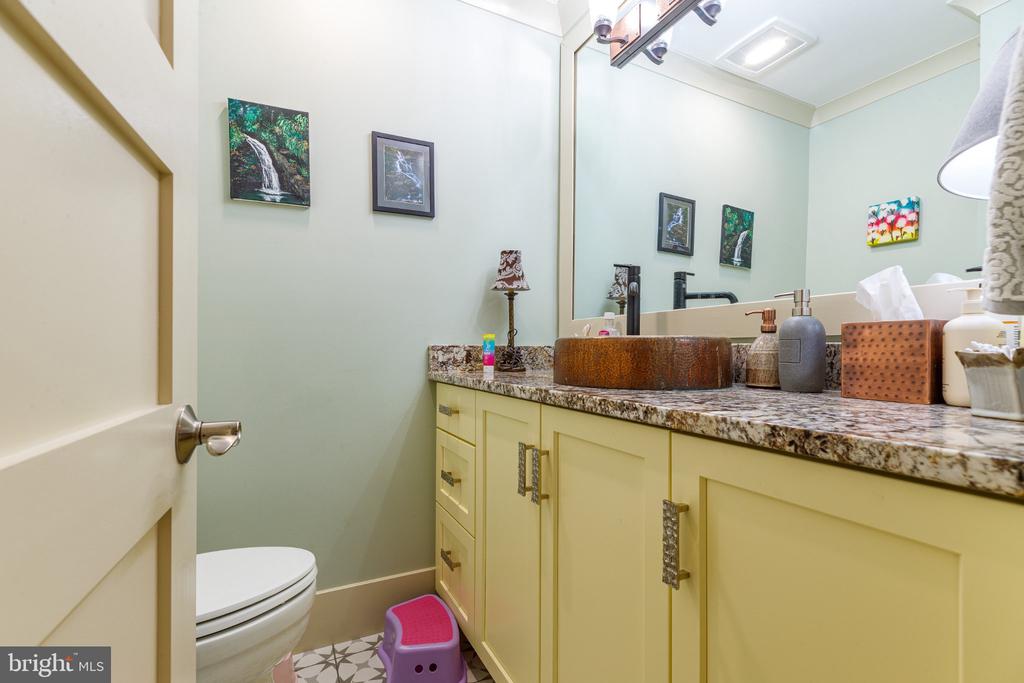 1135 ROMSEY DRIVE