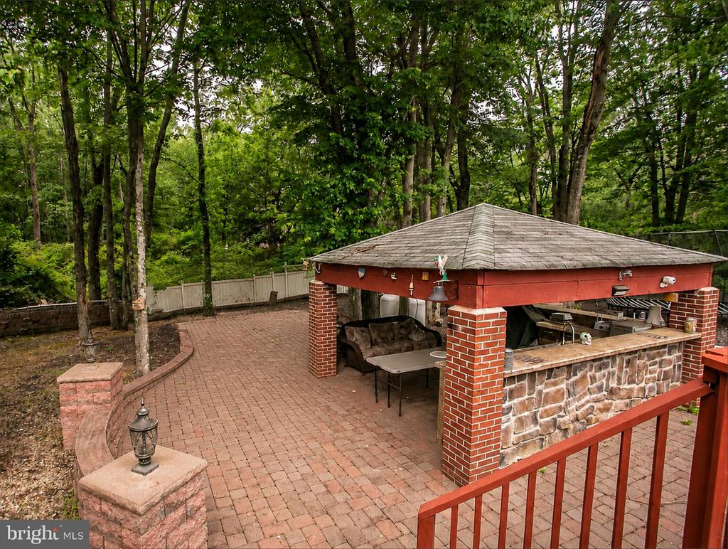 1135 ROMSEY DRIVE