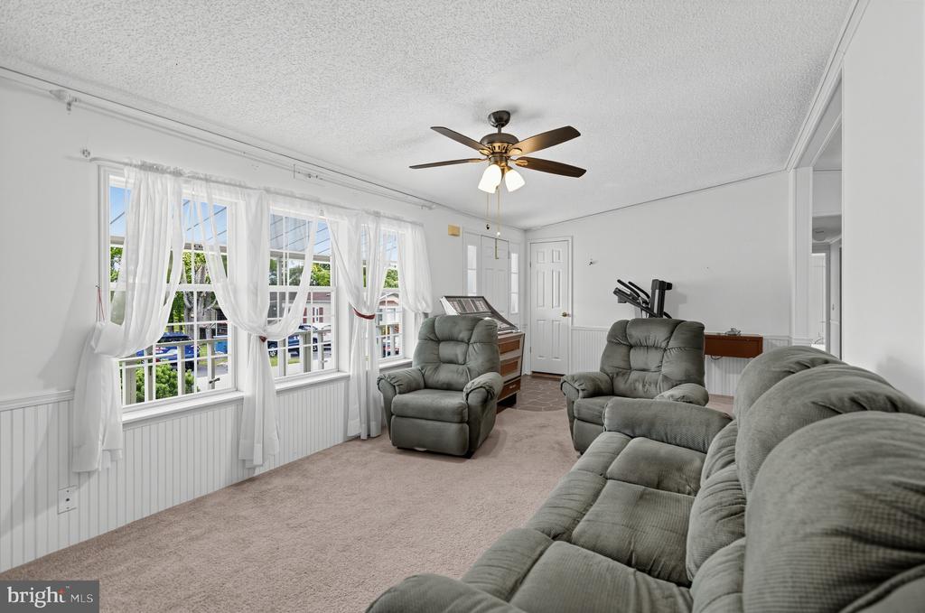414 OAK DRIVE