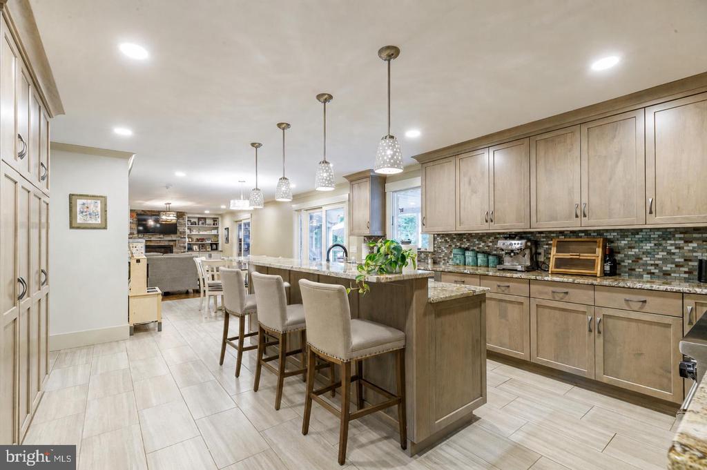 1135 ROMSEY DRIVE