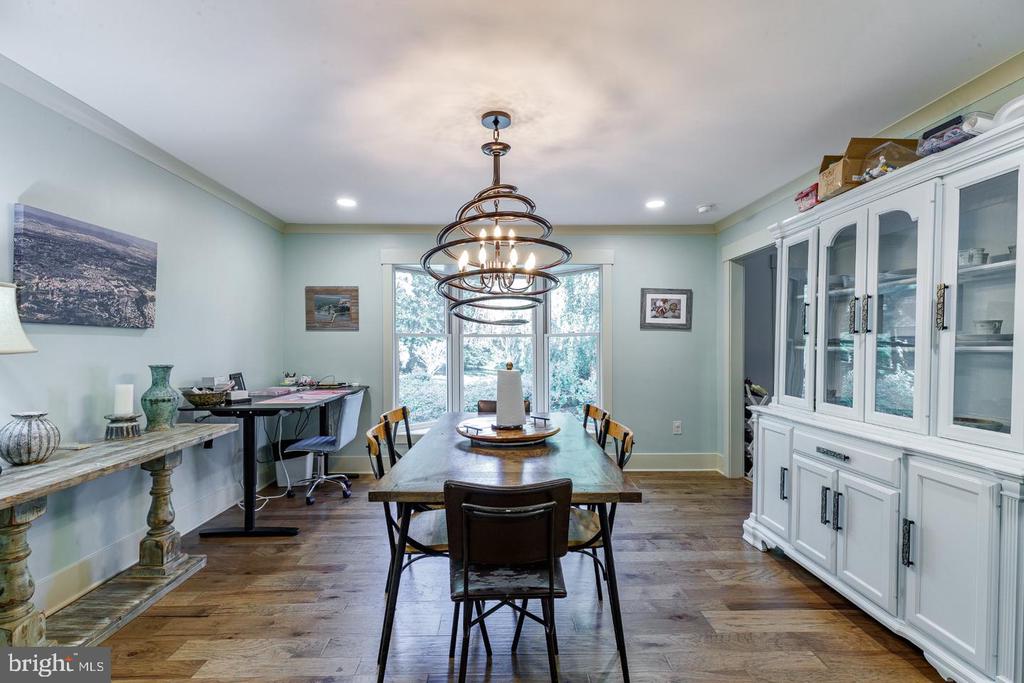 1135 ROMSEY DRIVE