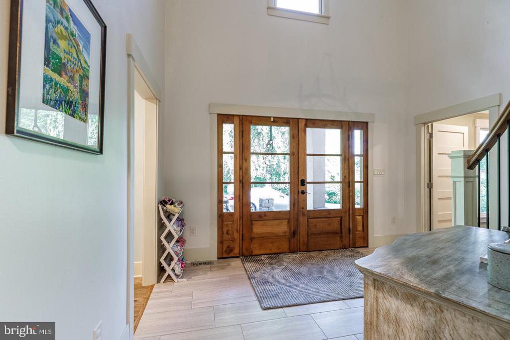 1135 ROMSEY DRIVE