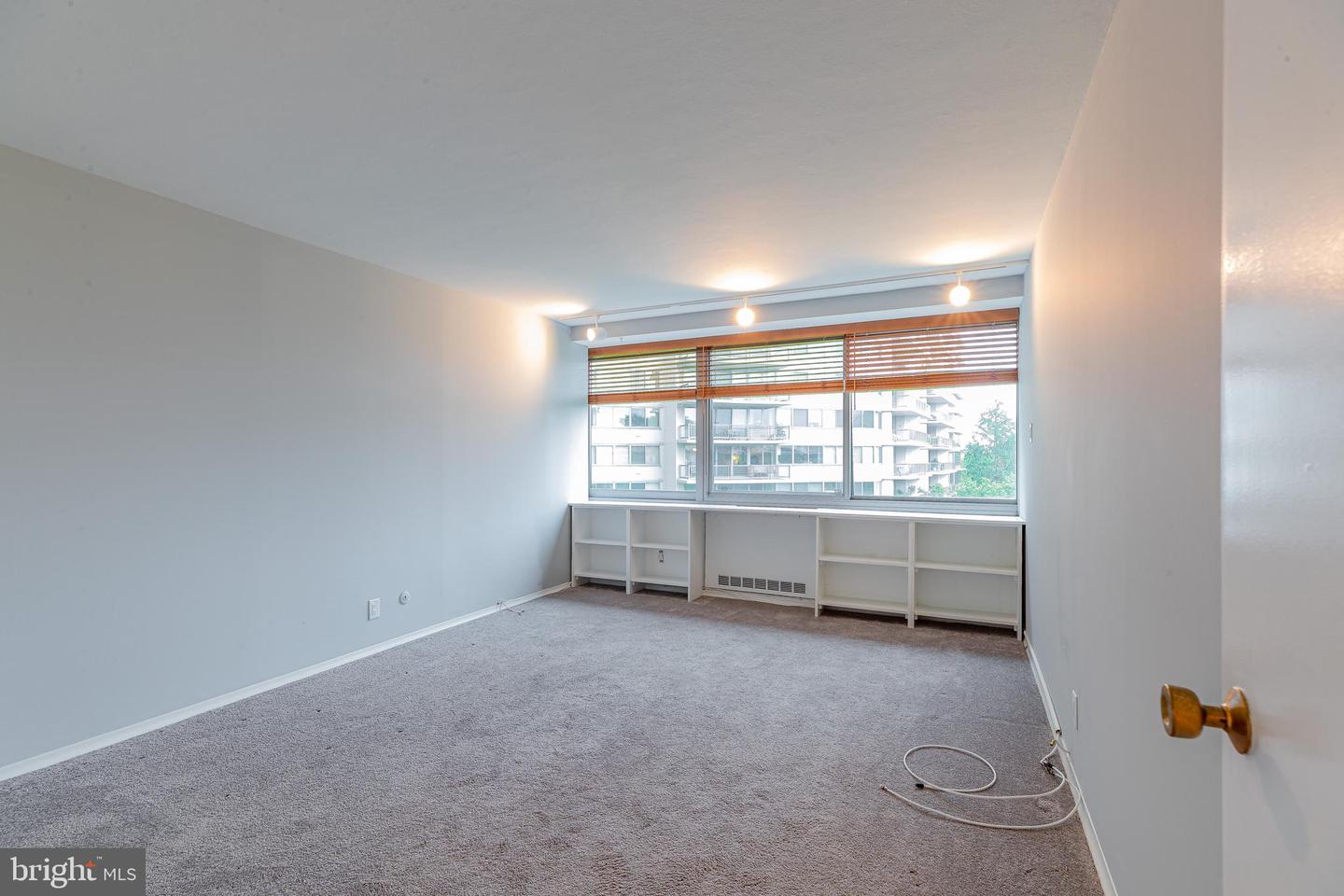 2401 PENNSYLVANIA AVENUE Unit: 4B24