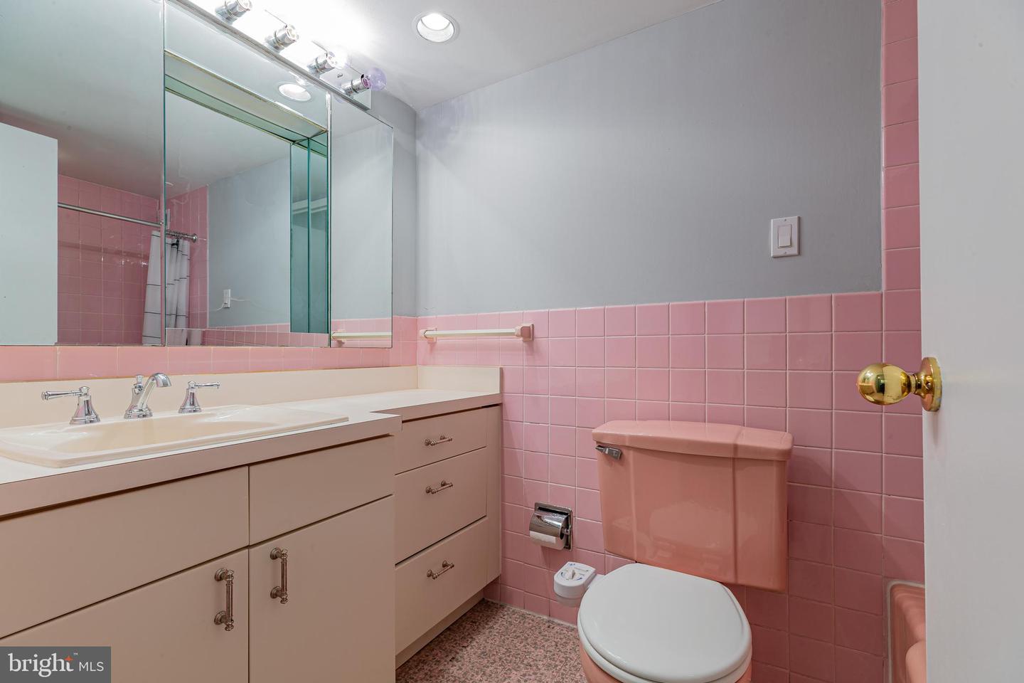 2401 PENNSYLVANIA AVENUE Unit: 4B24