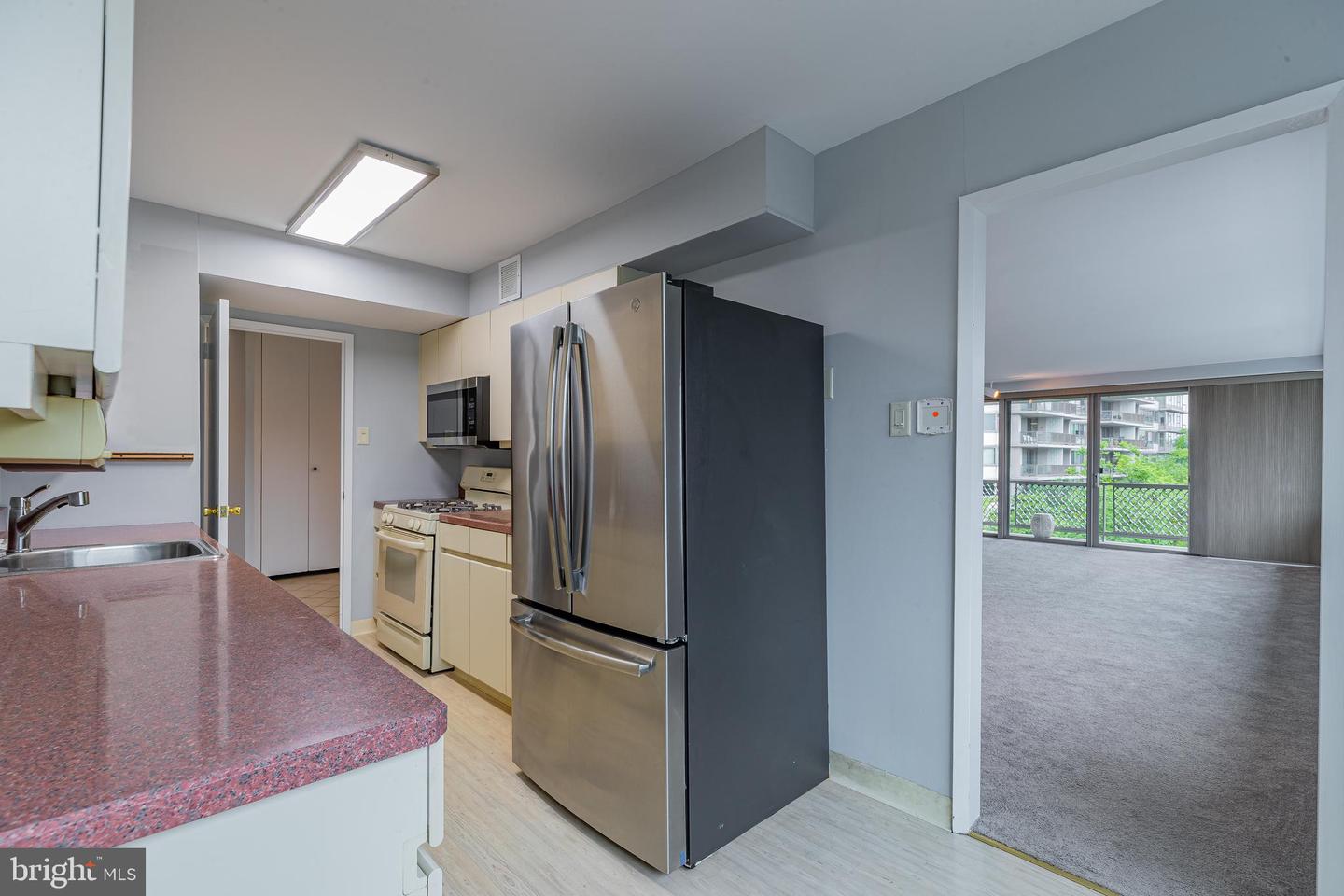 2401 PENNSYLVANIA AVENUE Unit: 4B24