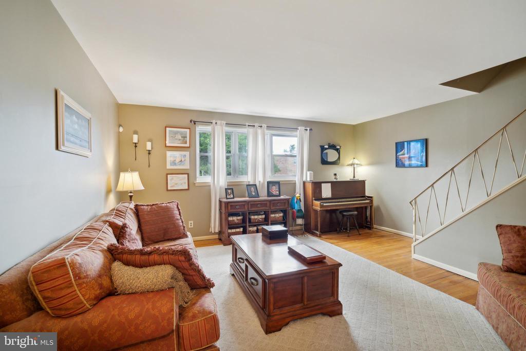8504 Ferndale St