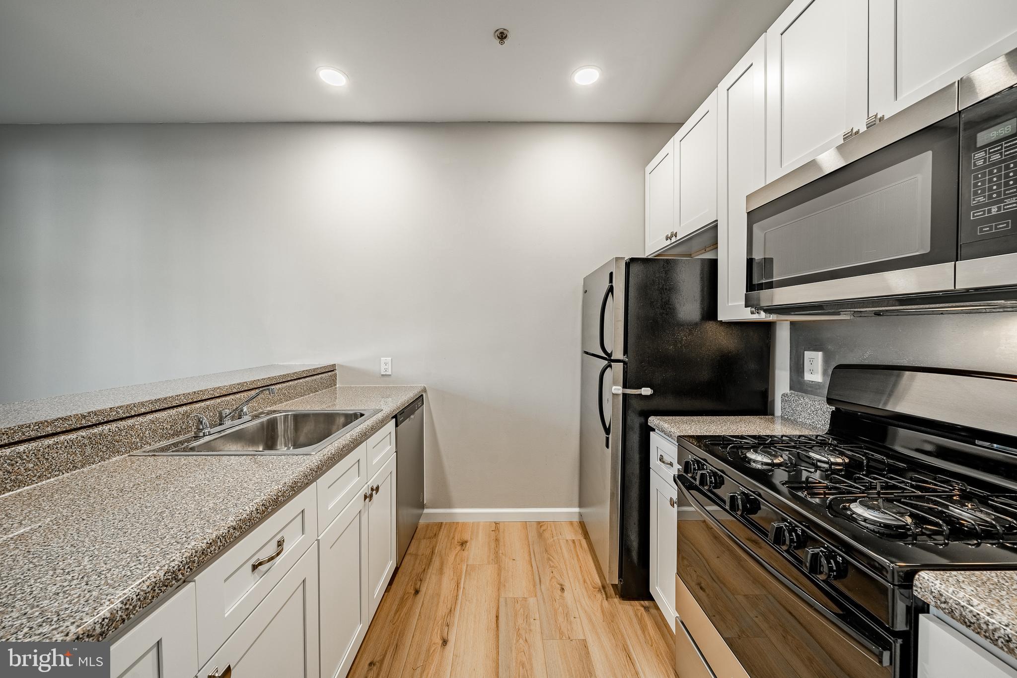 182 GAY ST #304