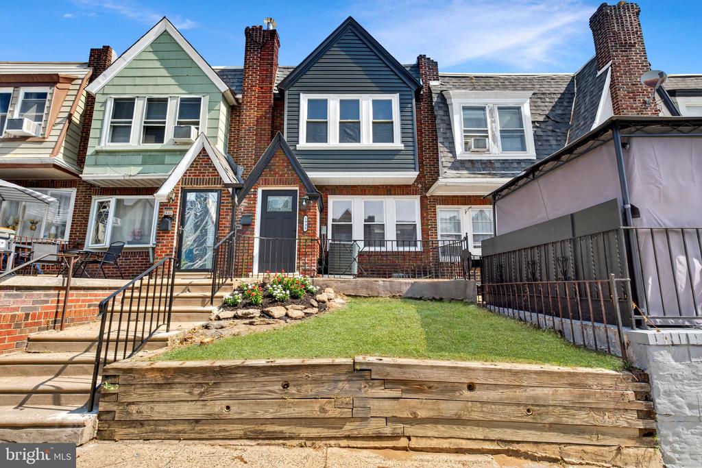 1933 Penfield St