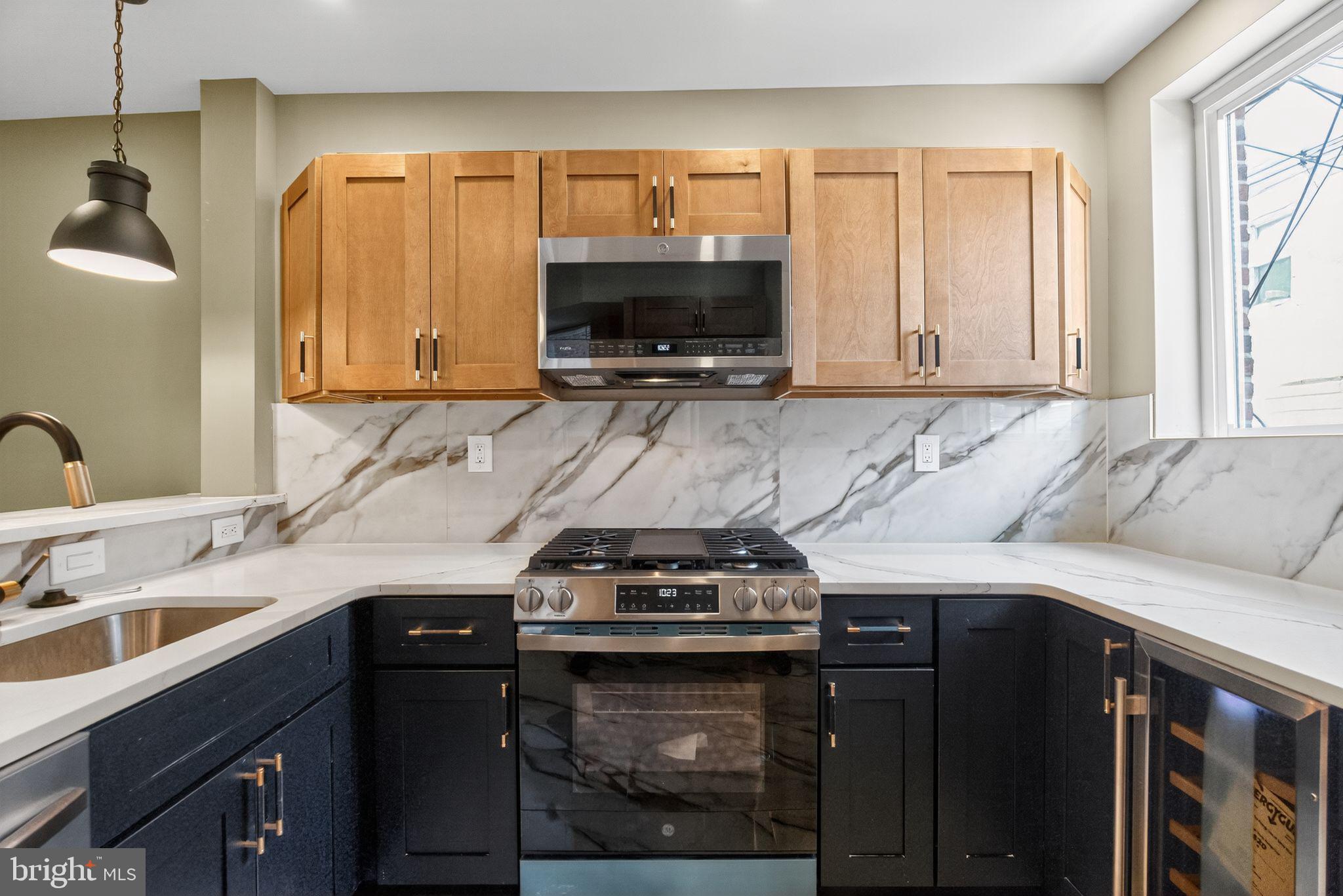1933 Penfield St
