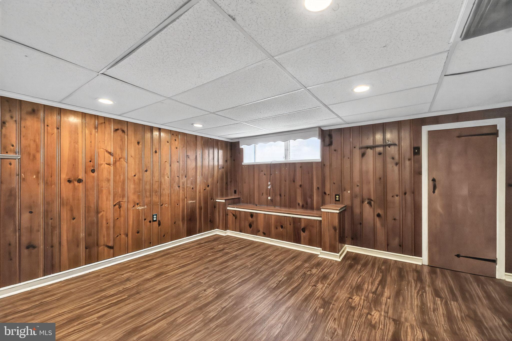 6126 HASBROOK AVENUE