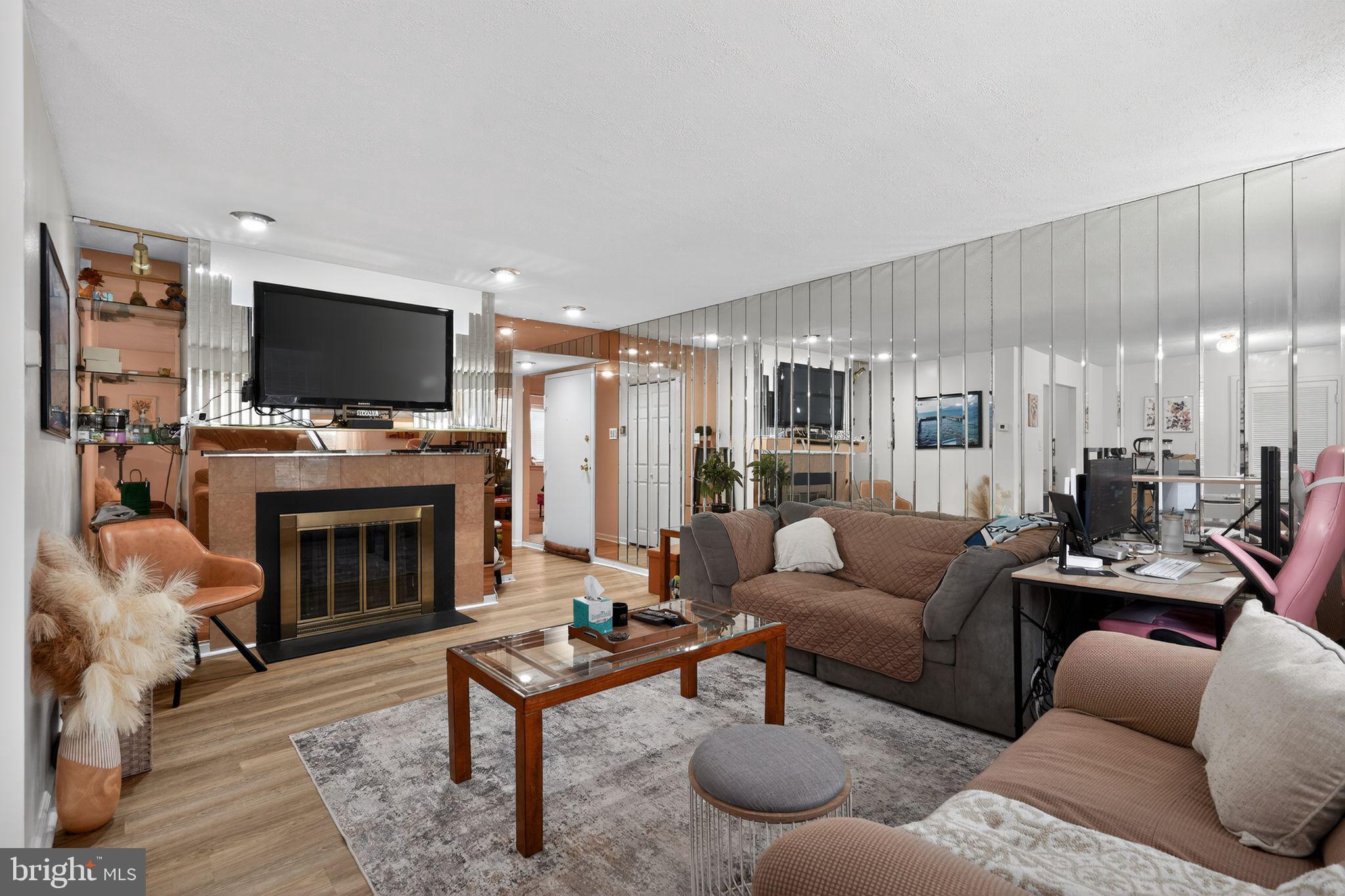 4000 GYPSY LANE 527E2