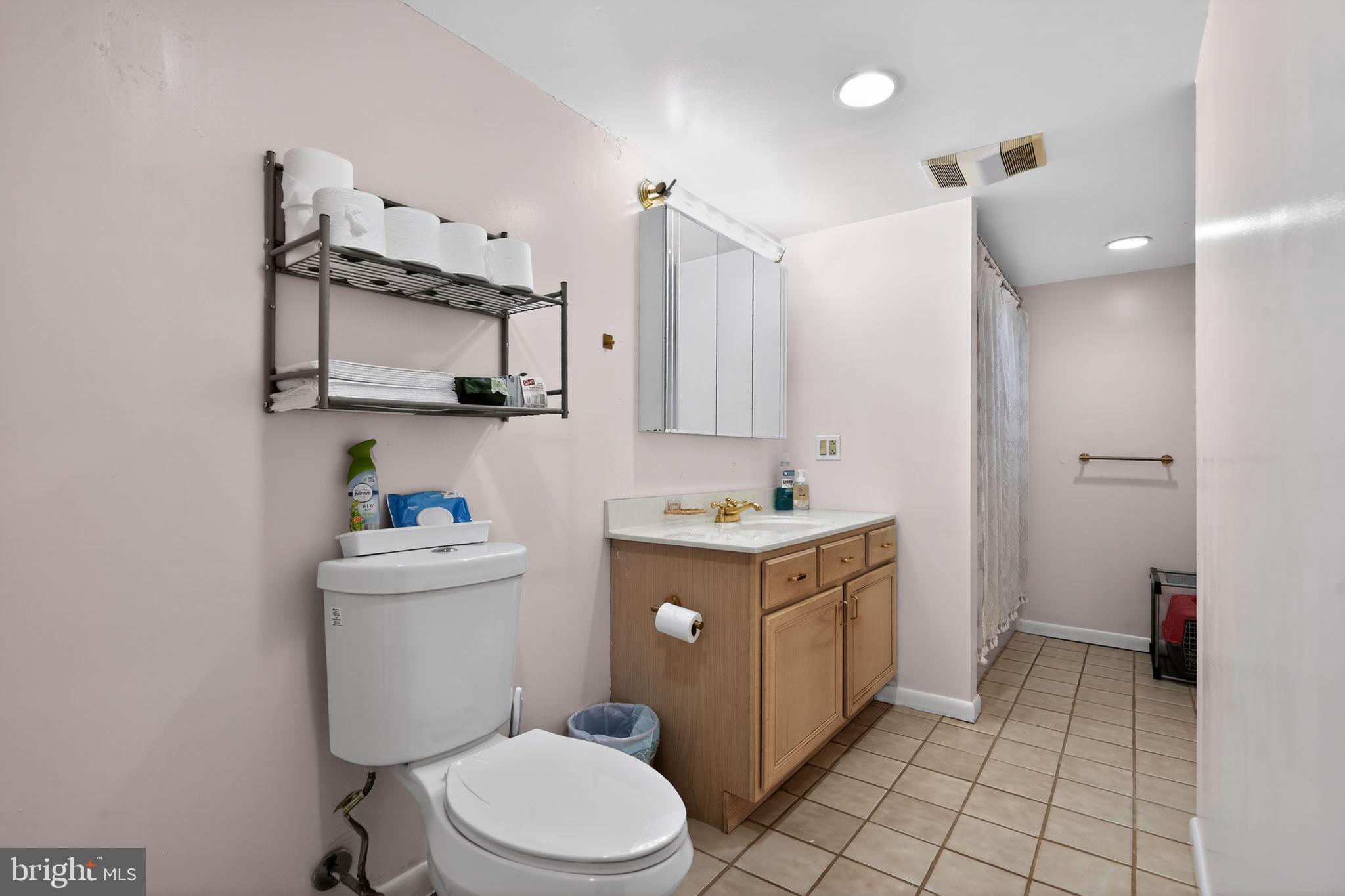 4000 GYPSY LANE 527E2