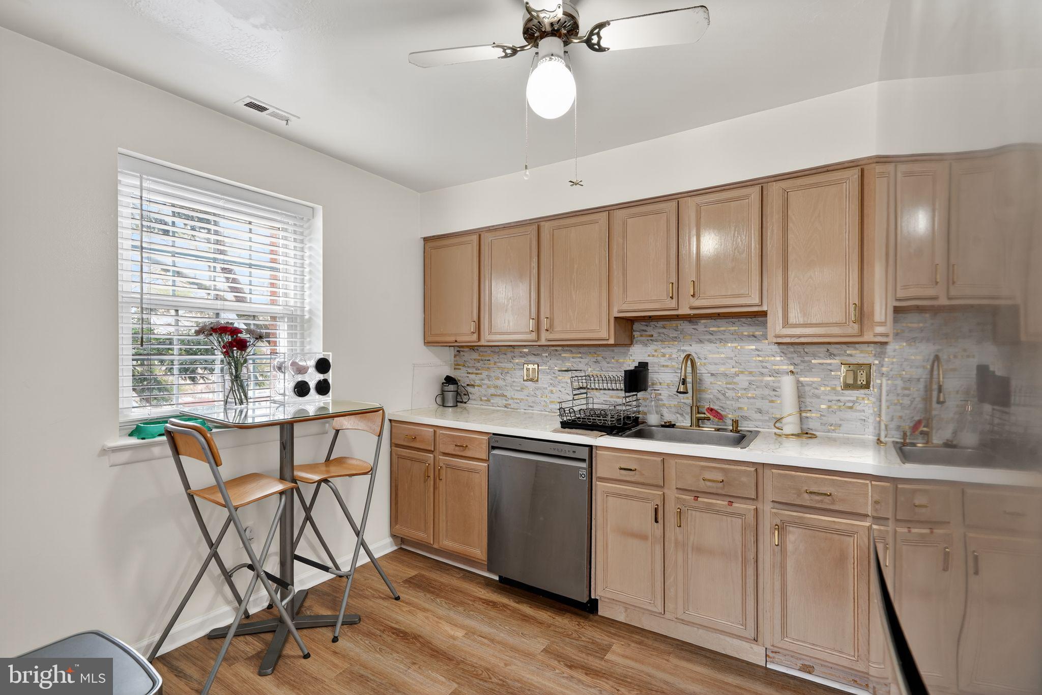 4000 GYPSY LANE 527E2