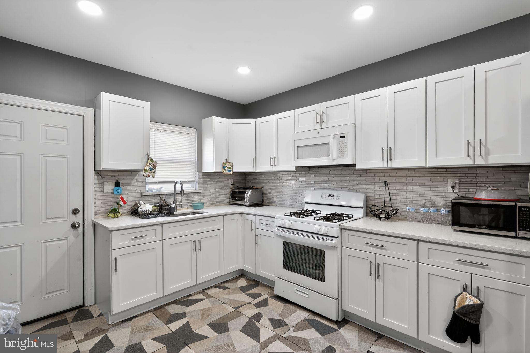 1025 ORTHODOX STREET