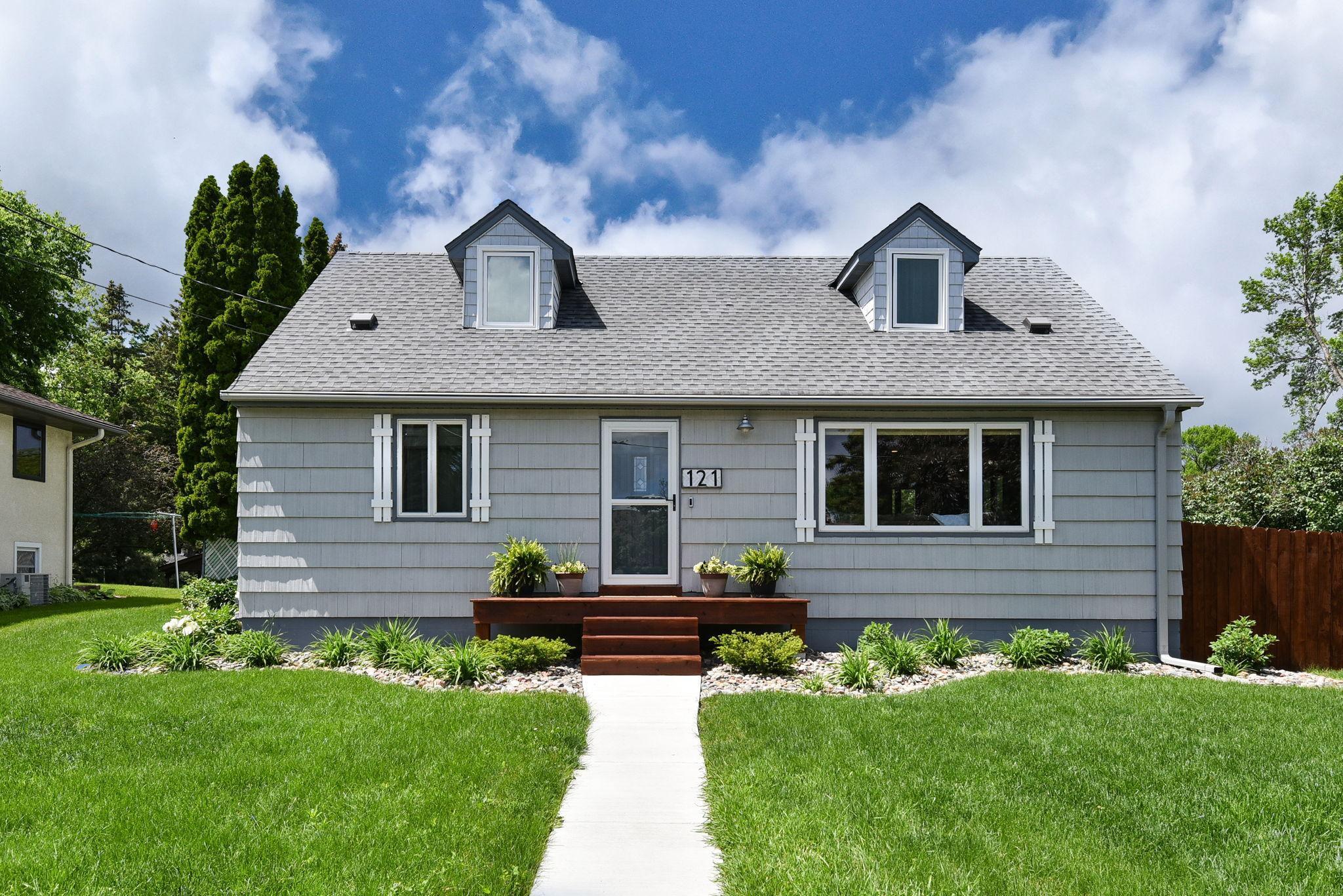 121 2nd Street NE