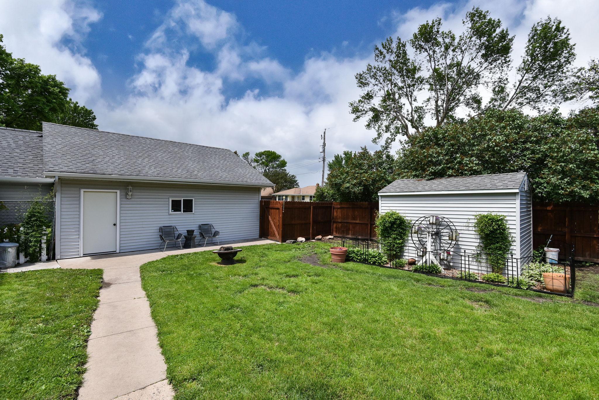 121 2nd Street NE