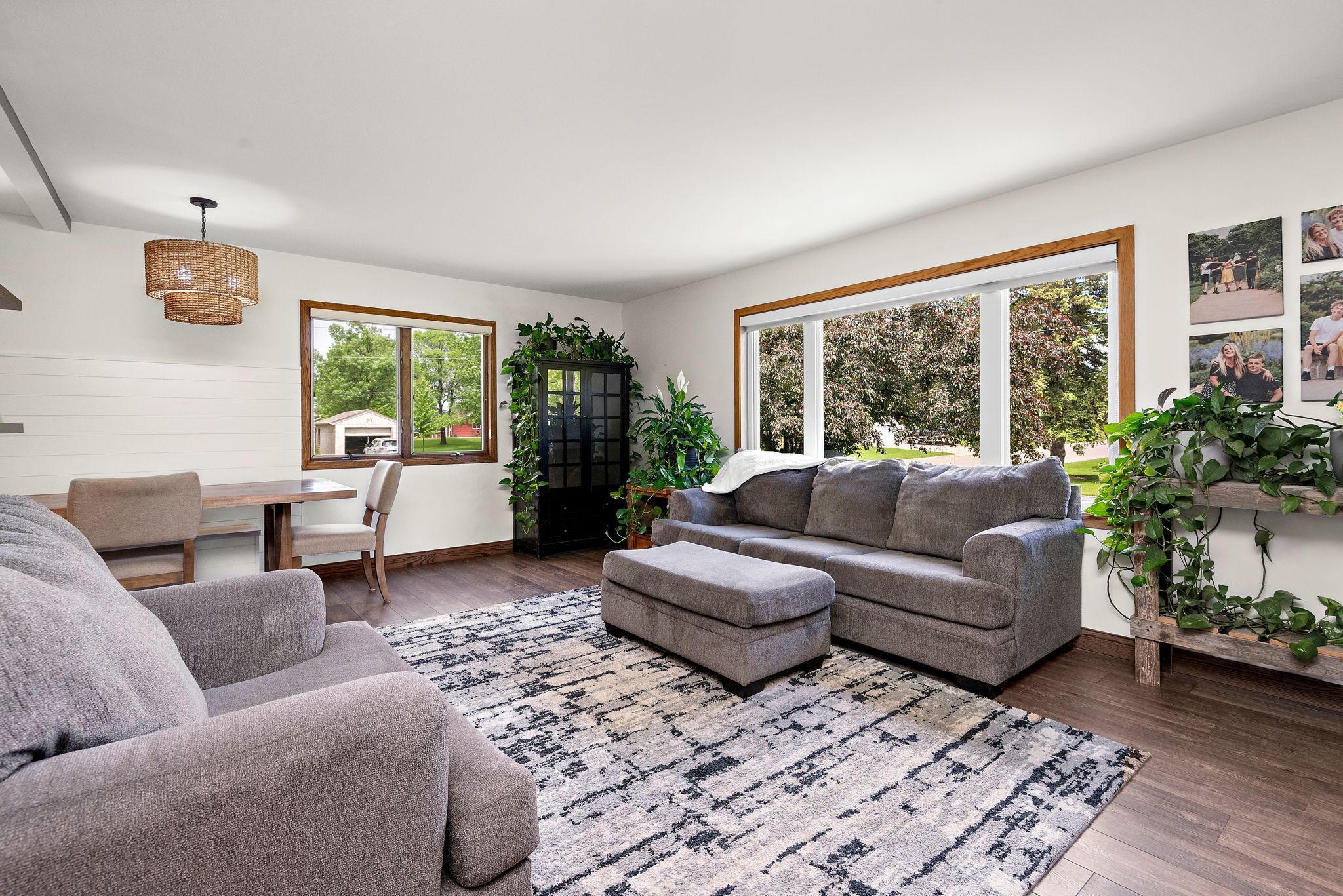 121 2nd Street NE