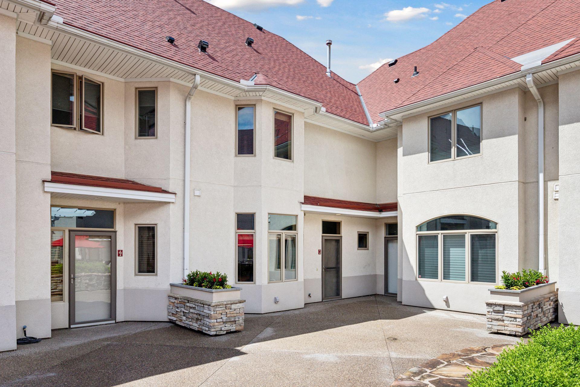 12811 Sherwood Place Unit: 3