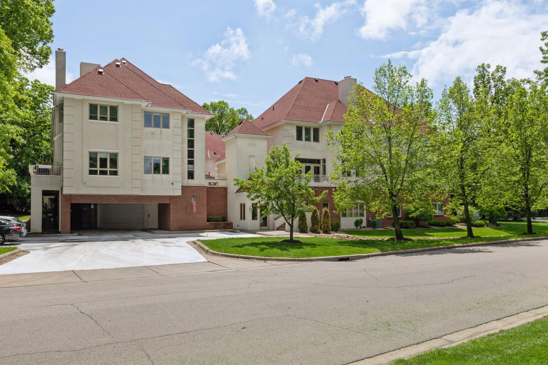 12811 Sherwood Place Unit: 3