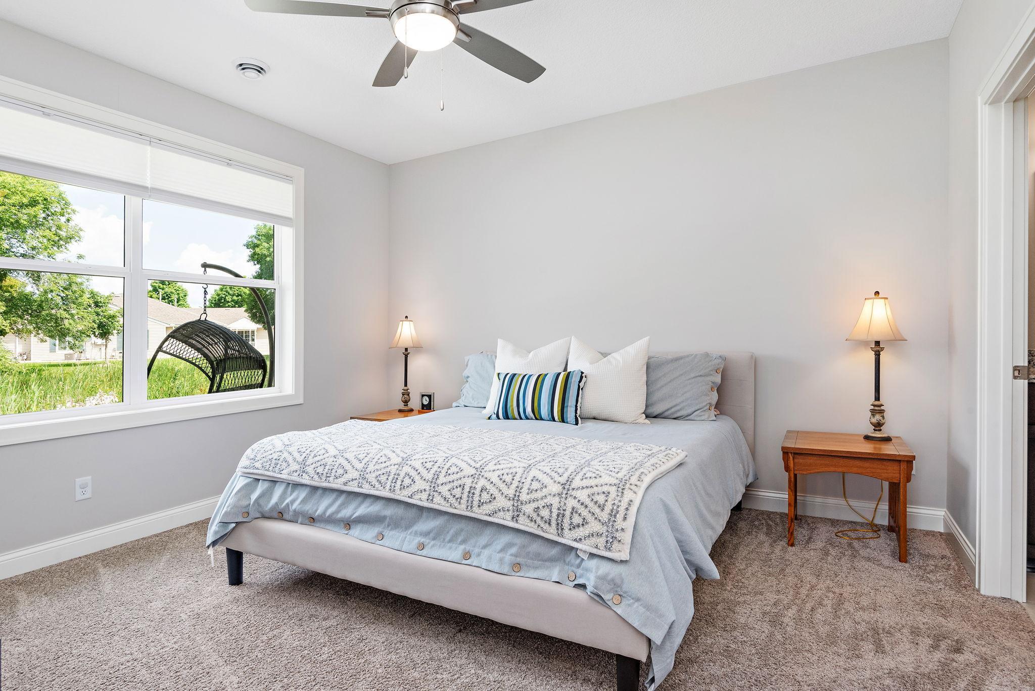 464 Laura Lane SE