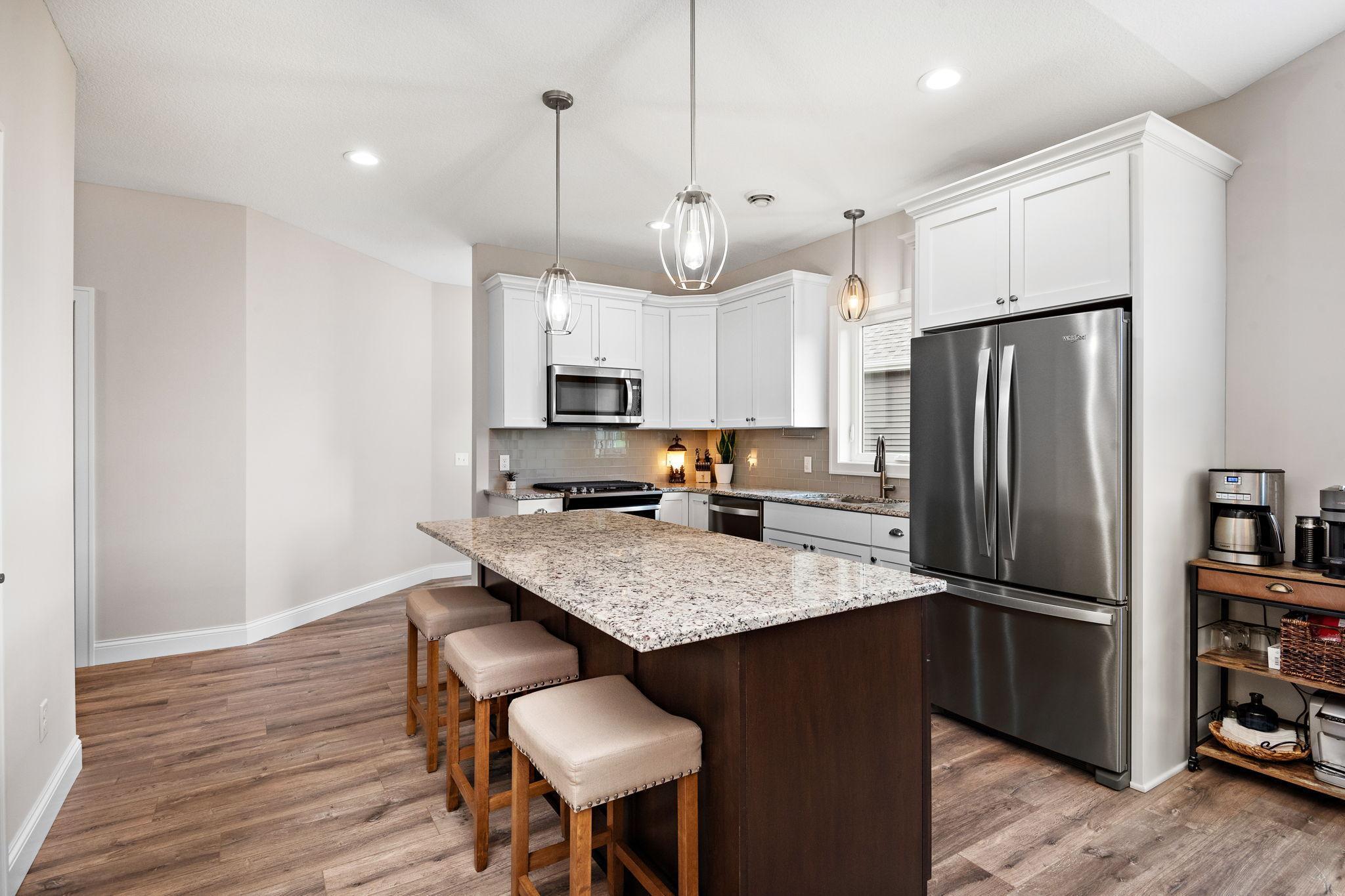 464 Laura Lane SE