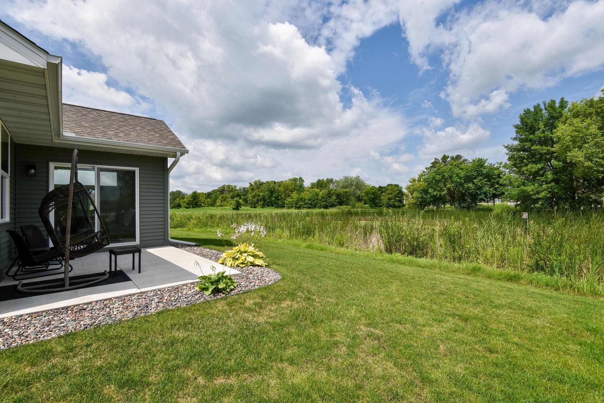 464 Laura Lane SE