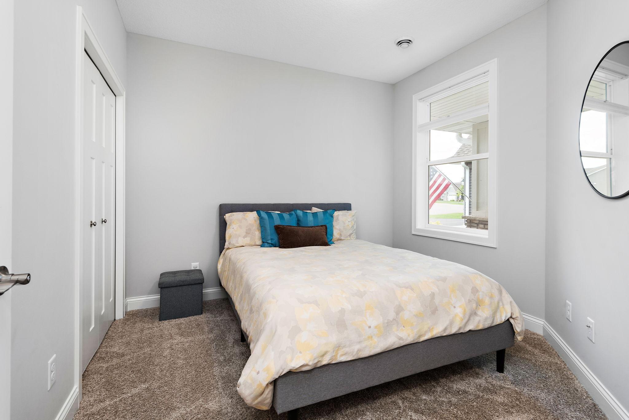 464 Laura Lane SE