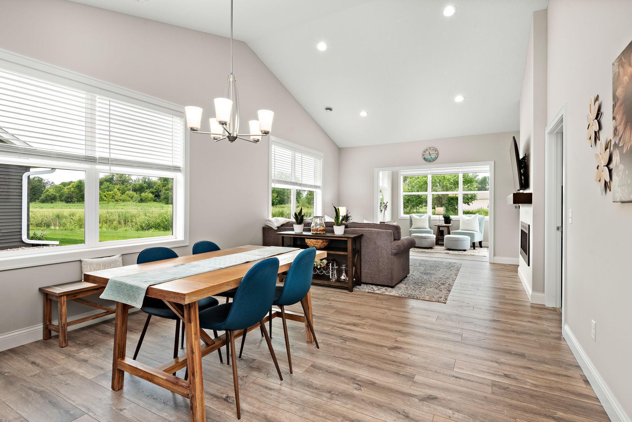 464 Laura Lane SE