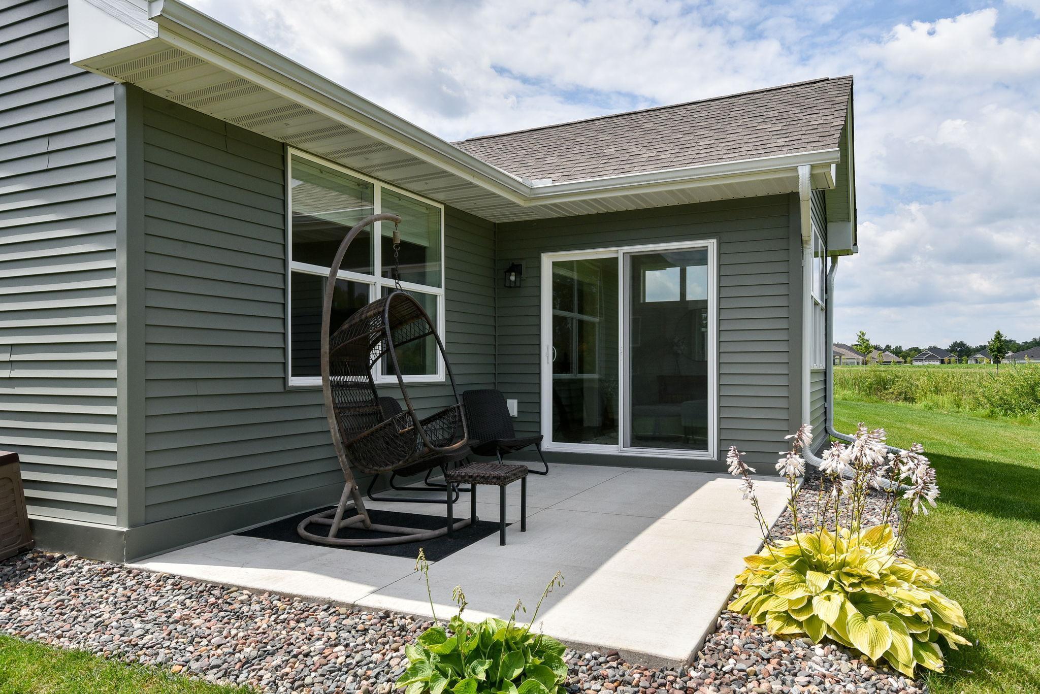 464 Laura Lane SE
