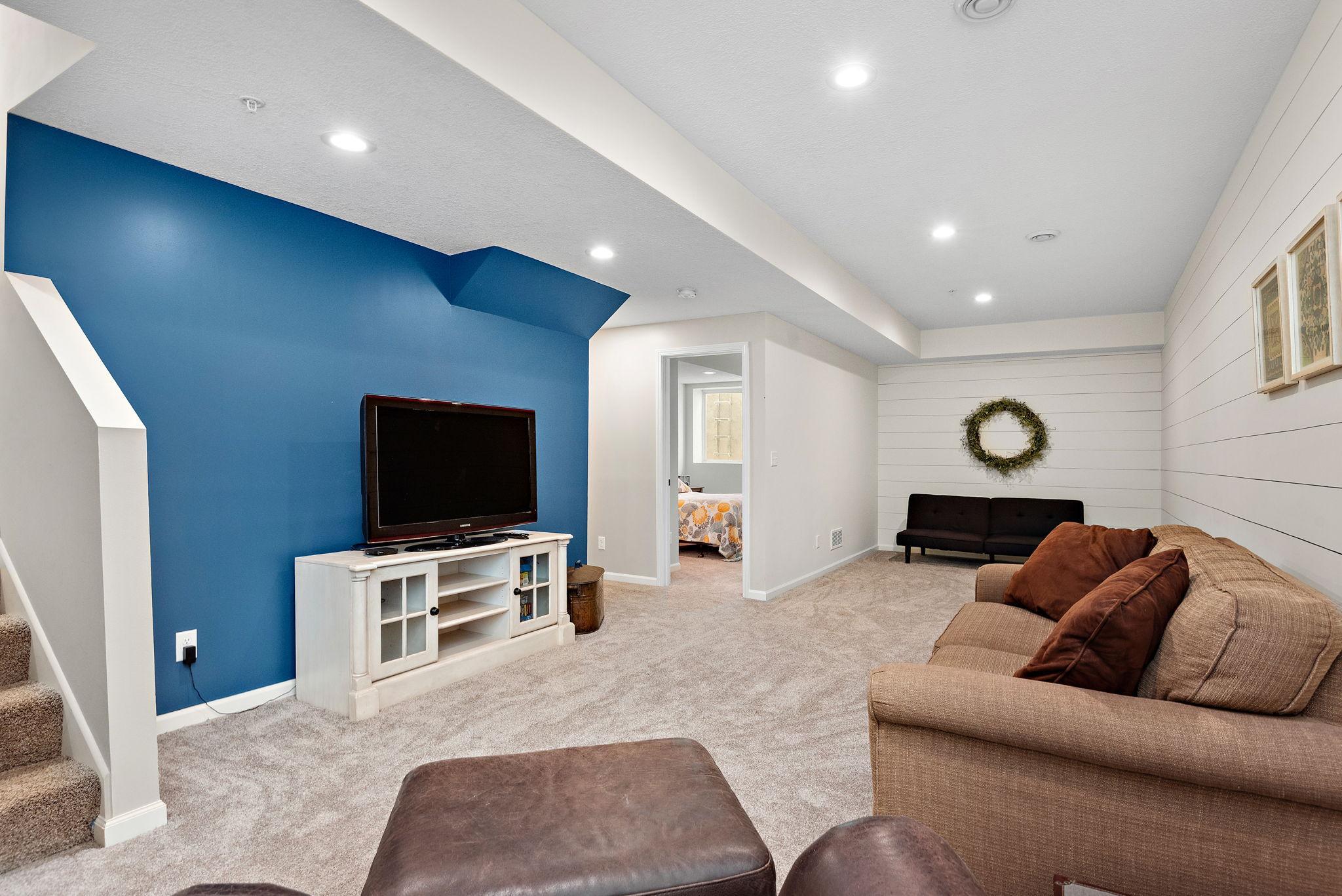 11064 16th Street NE