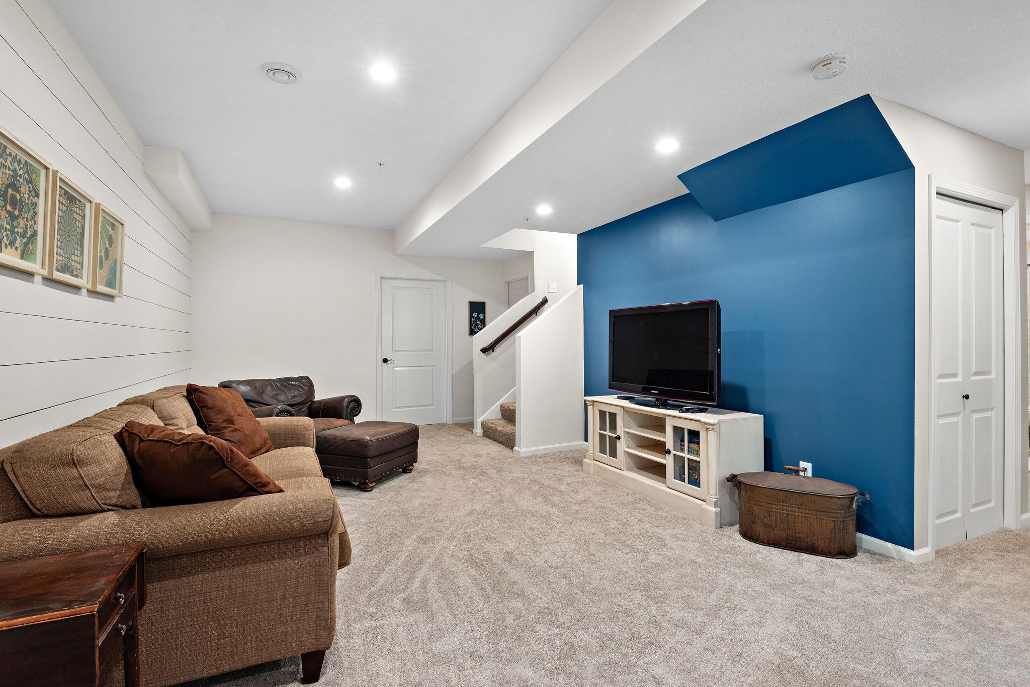 11064 16th Street NE