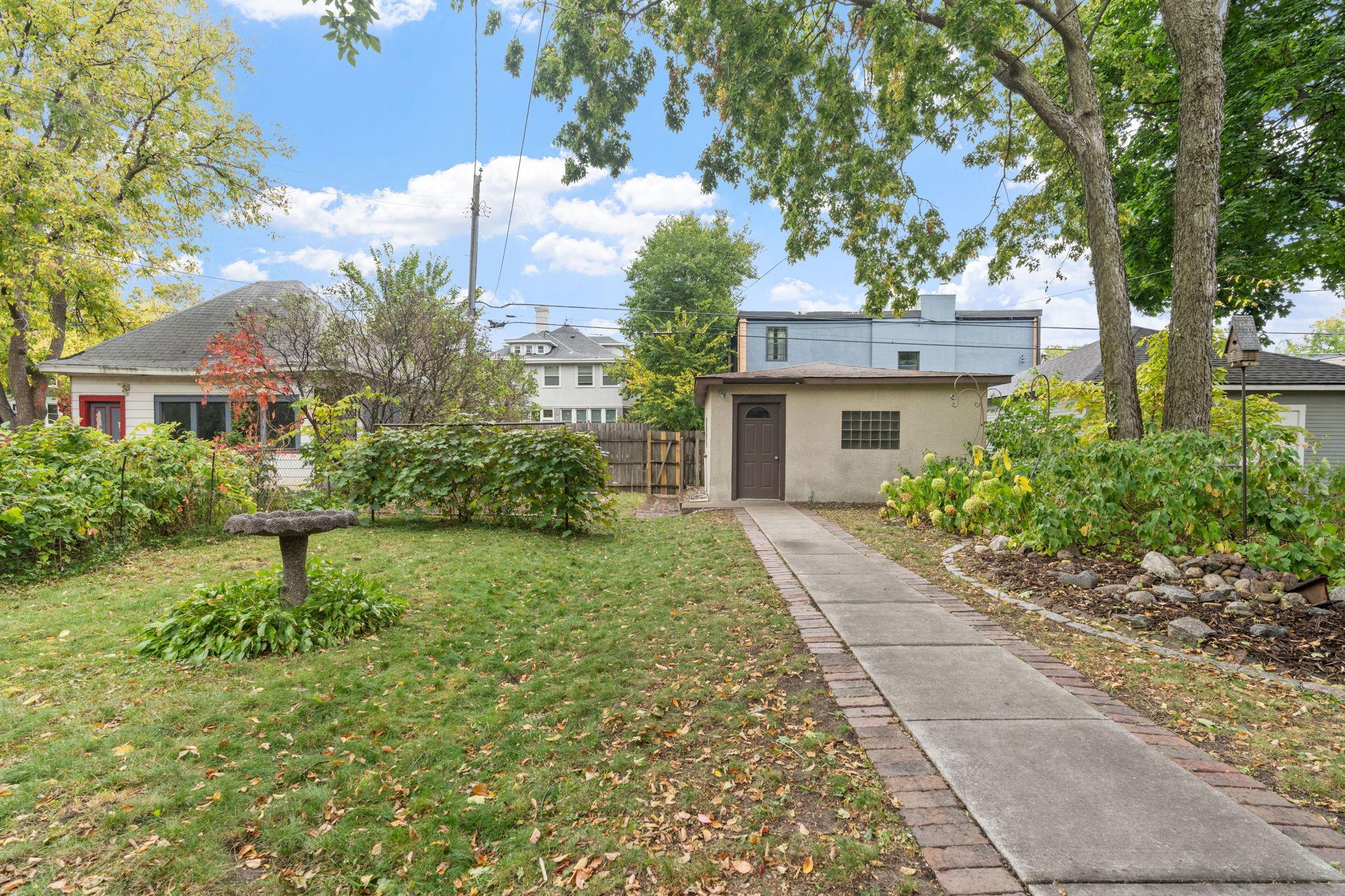 2505 Pleasant Avenue