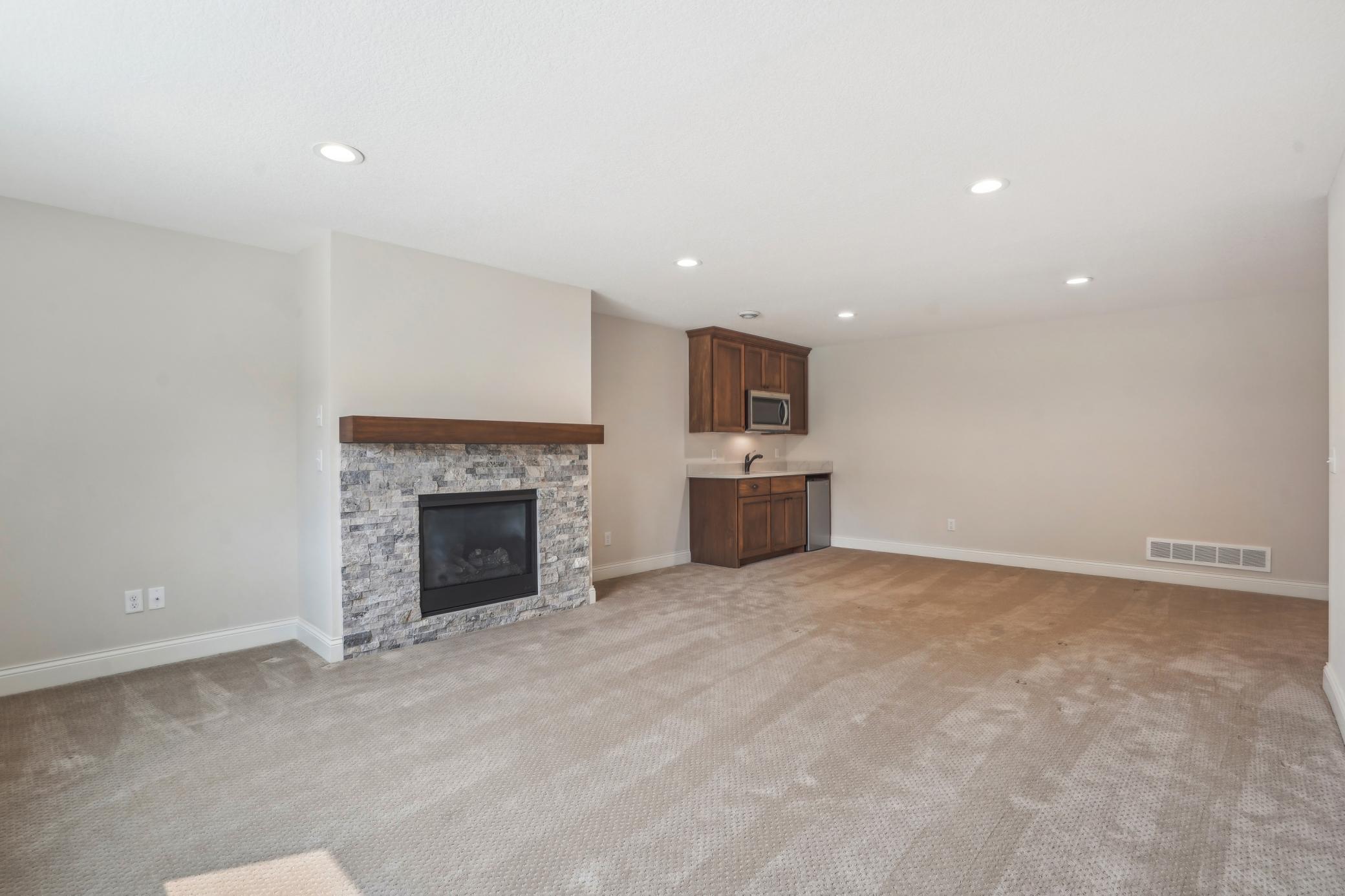 4566 Landmark Drive NE