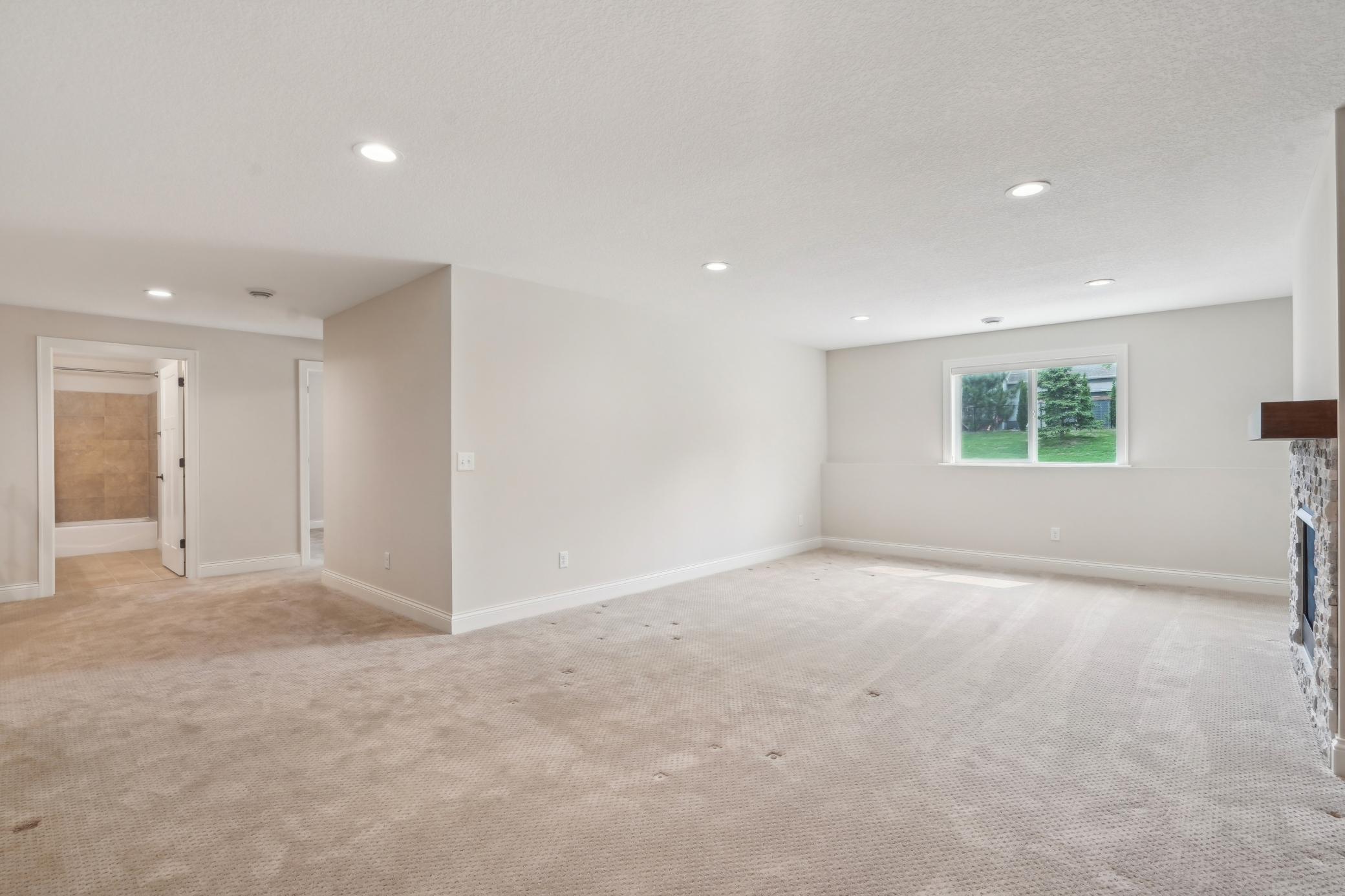 4566 Landmark Drive NE