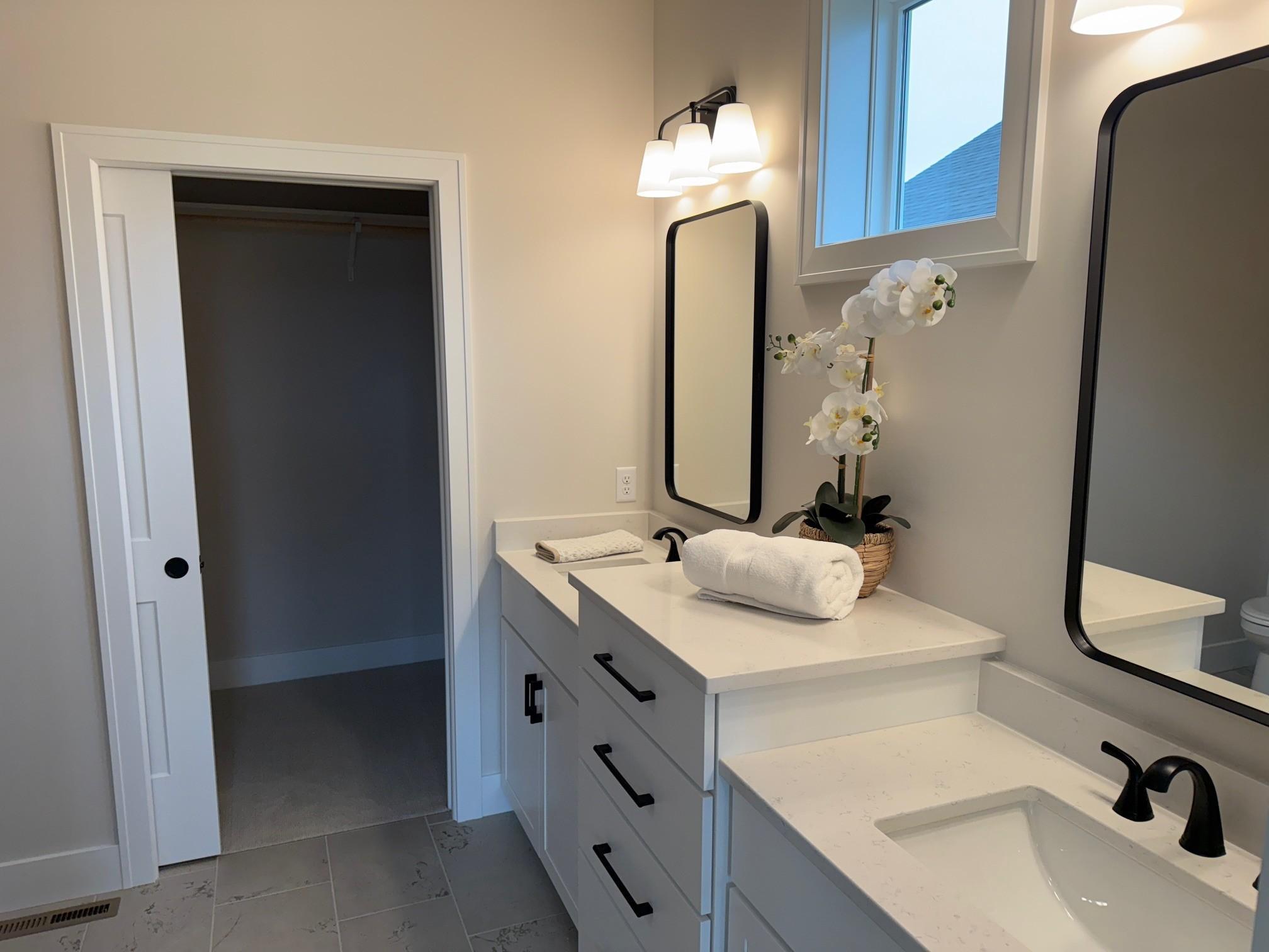 7635 Ochoa Avenue NE