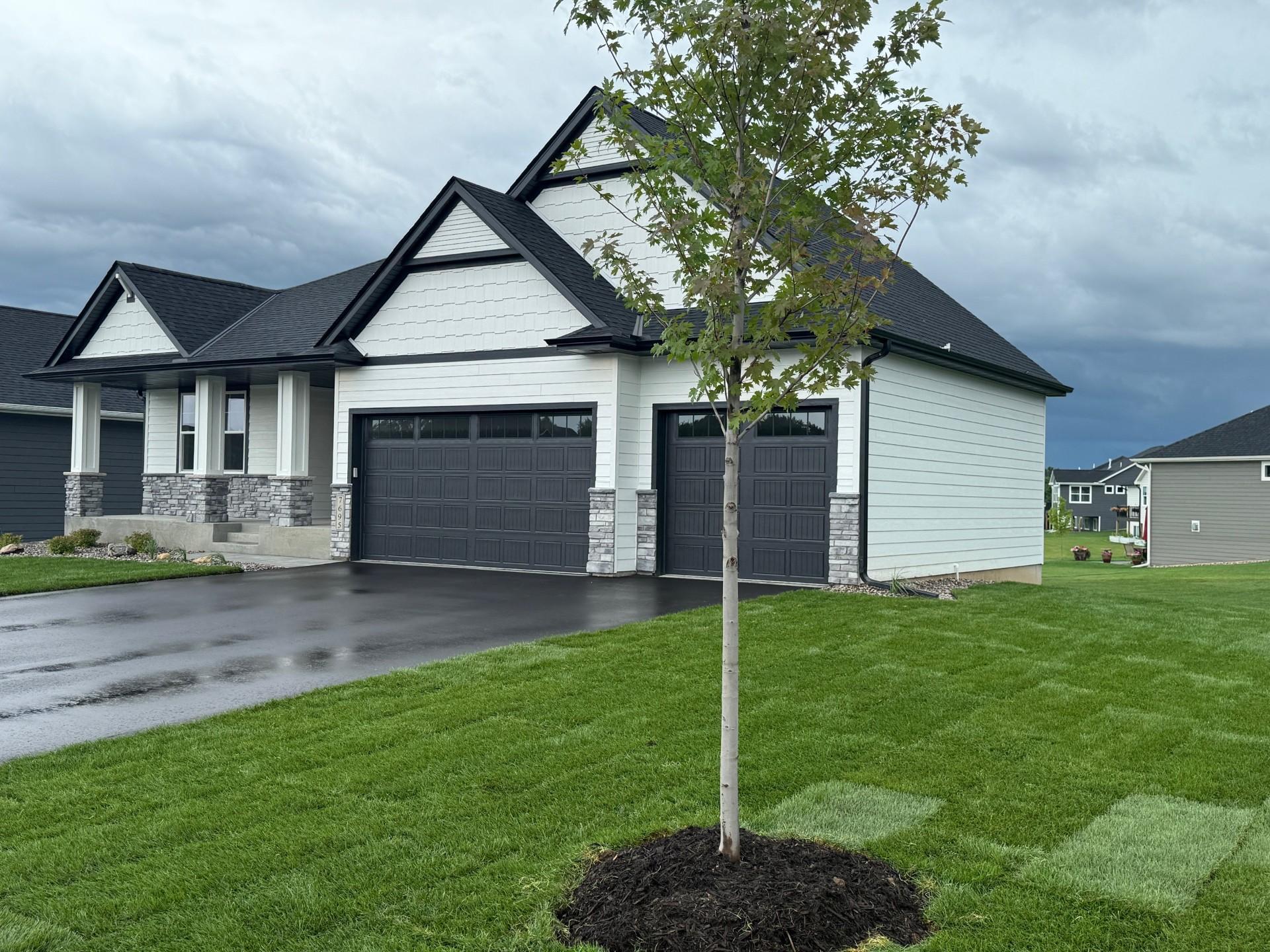 7635 Ochoa Avenue NE