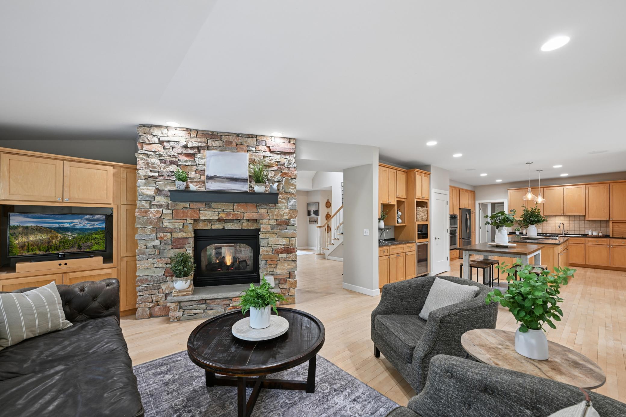 4160 Trillium Lane E