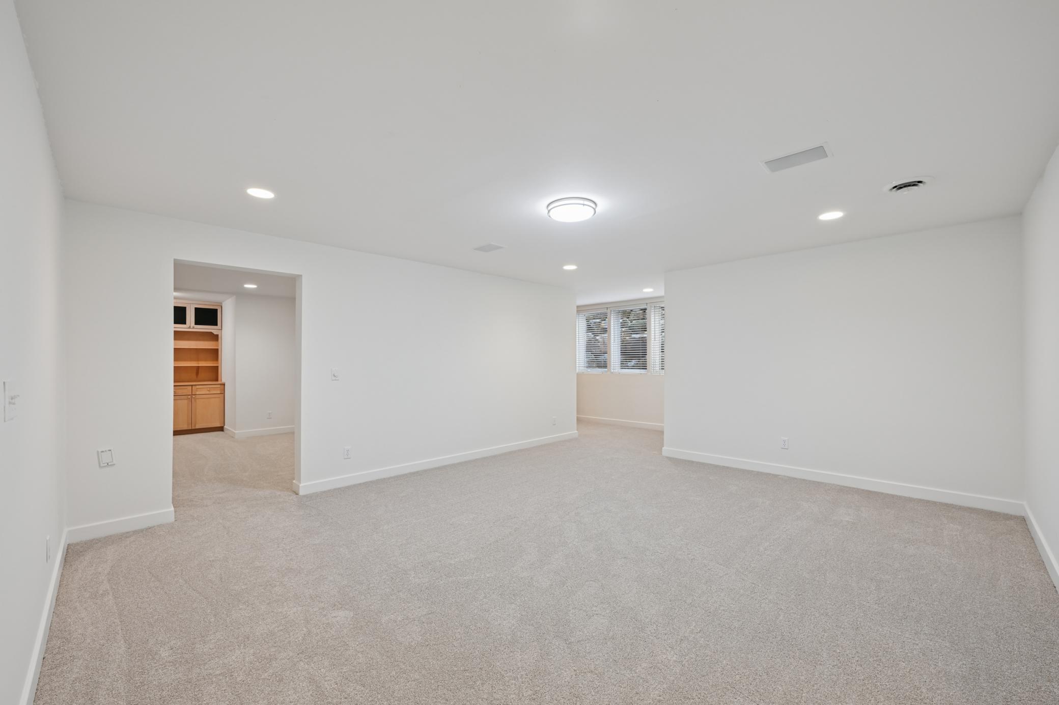 4160 Trillium Lane E