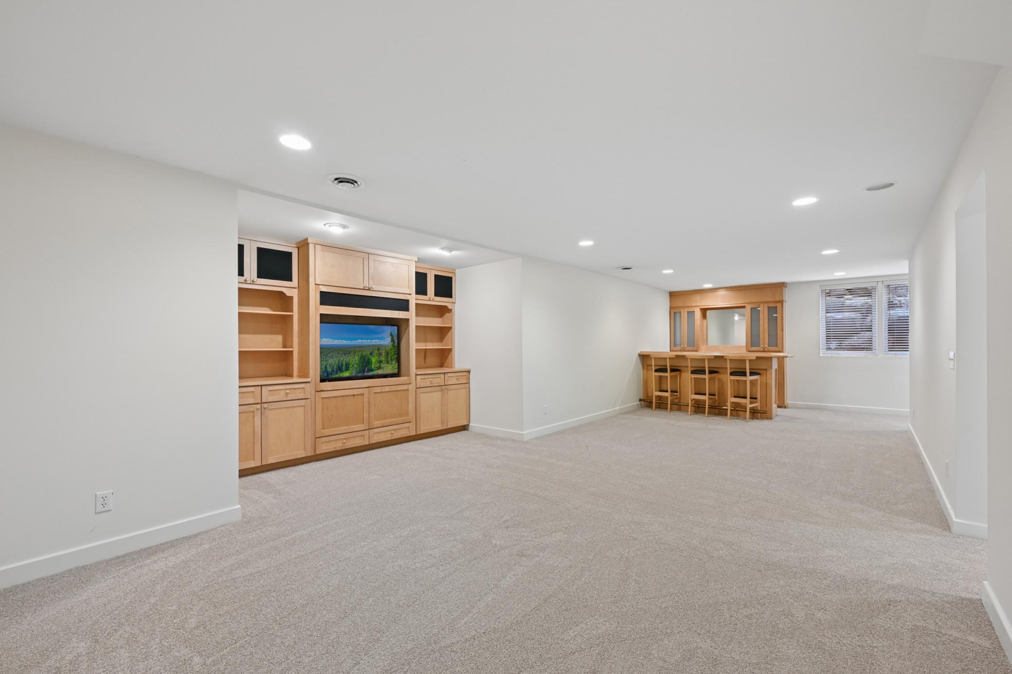 4160 Trillium Lane E