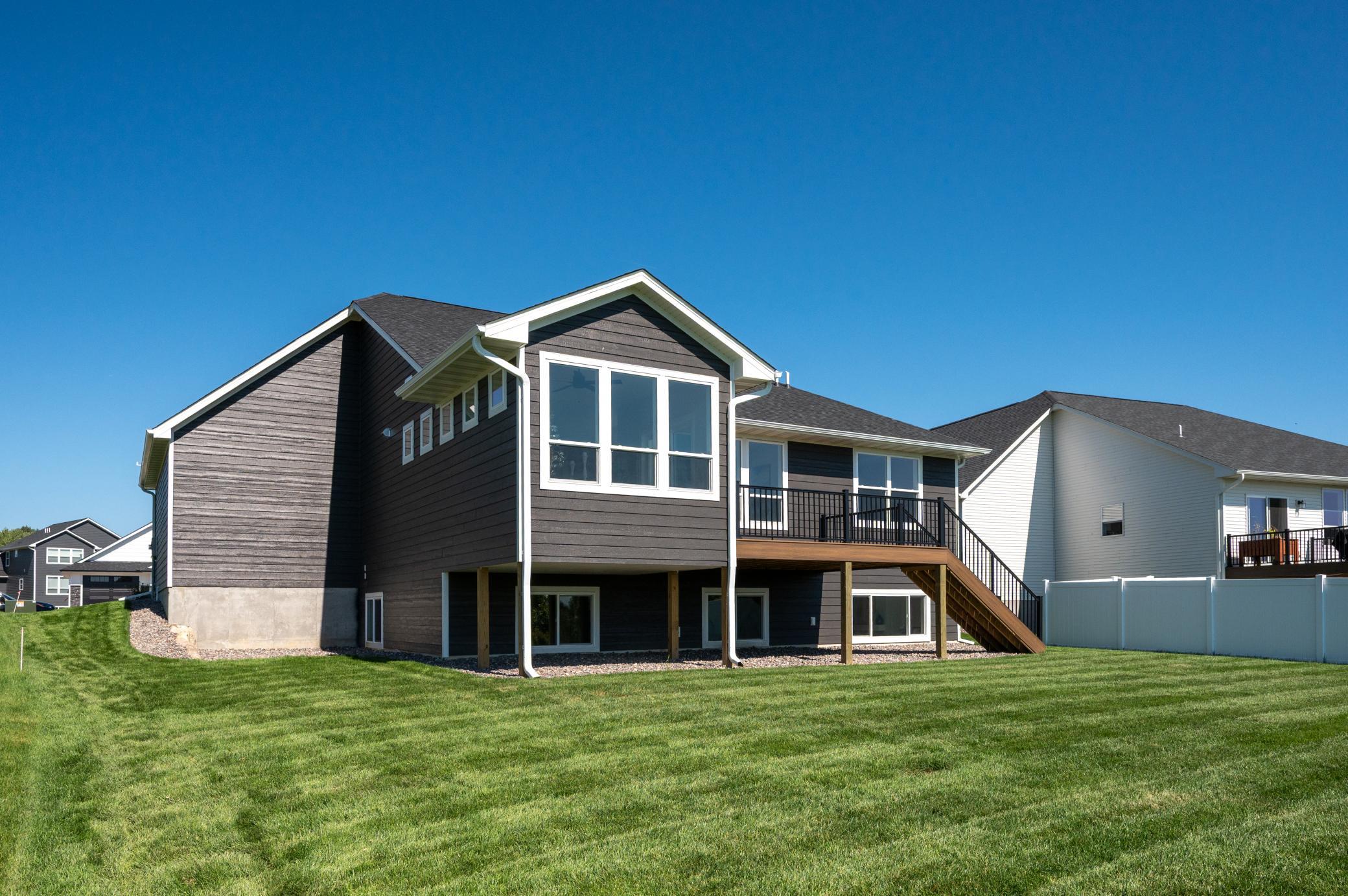 7635 Ochoa Avenue NE