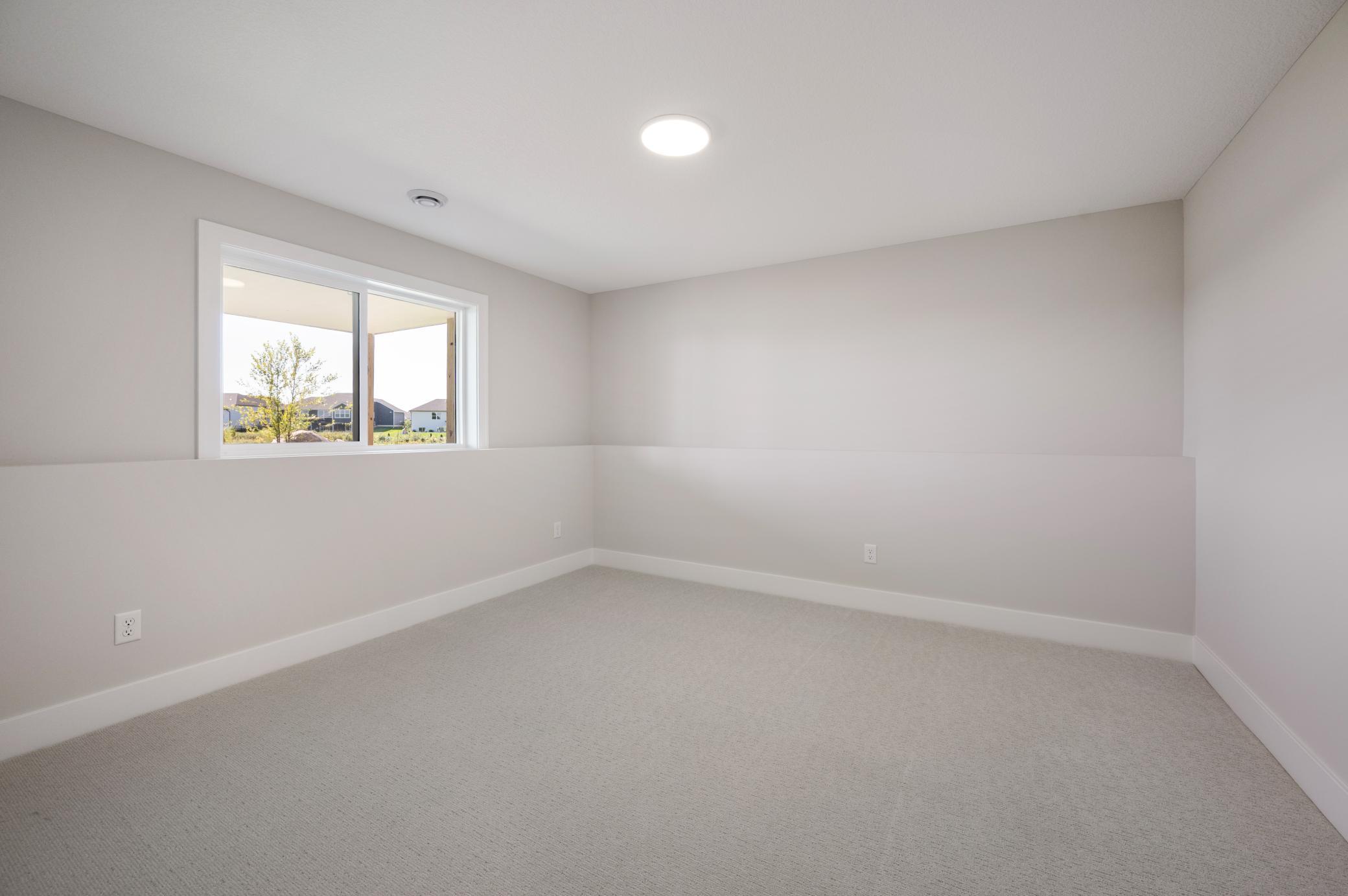 7635 Ochoa Avenue NE