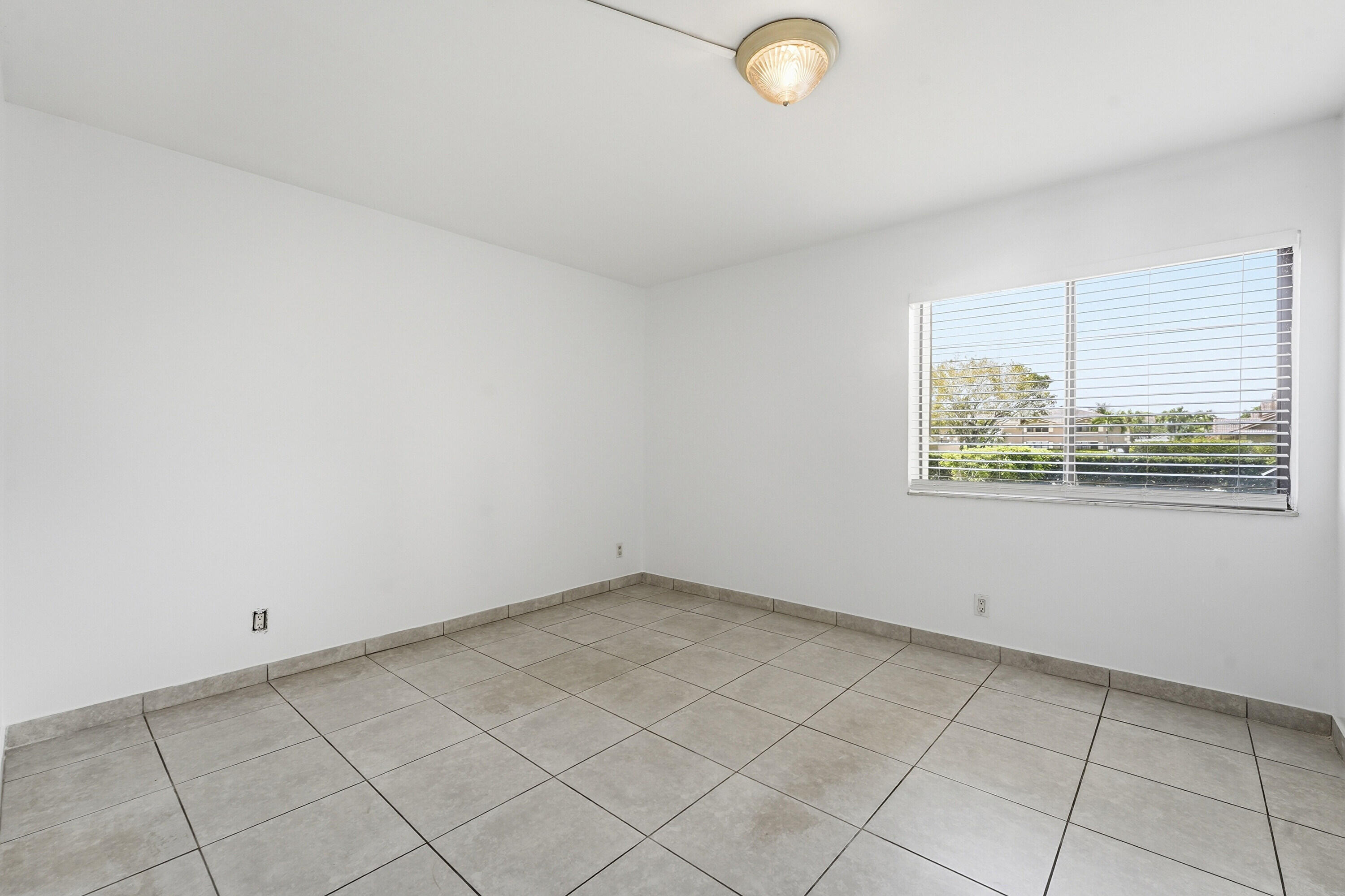 2671 Riverside Drive 1