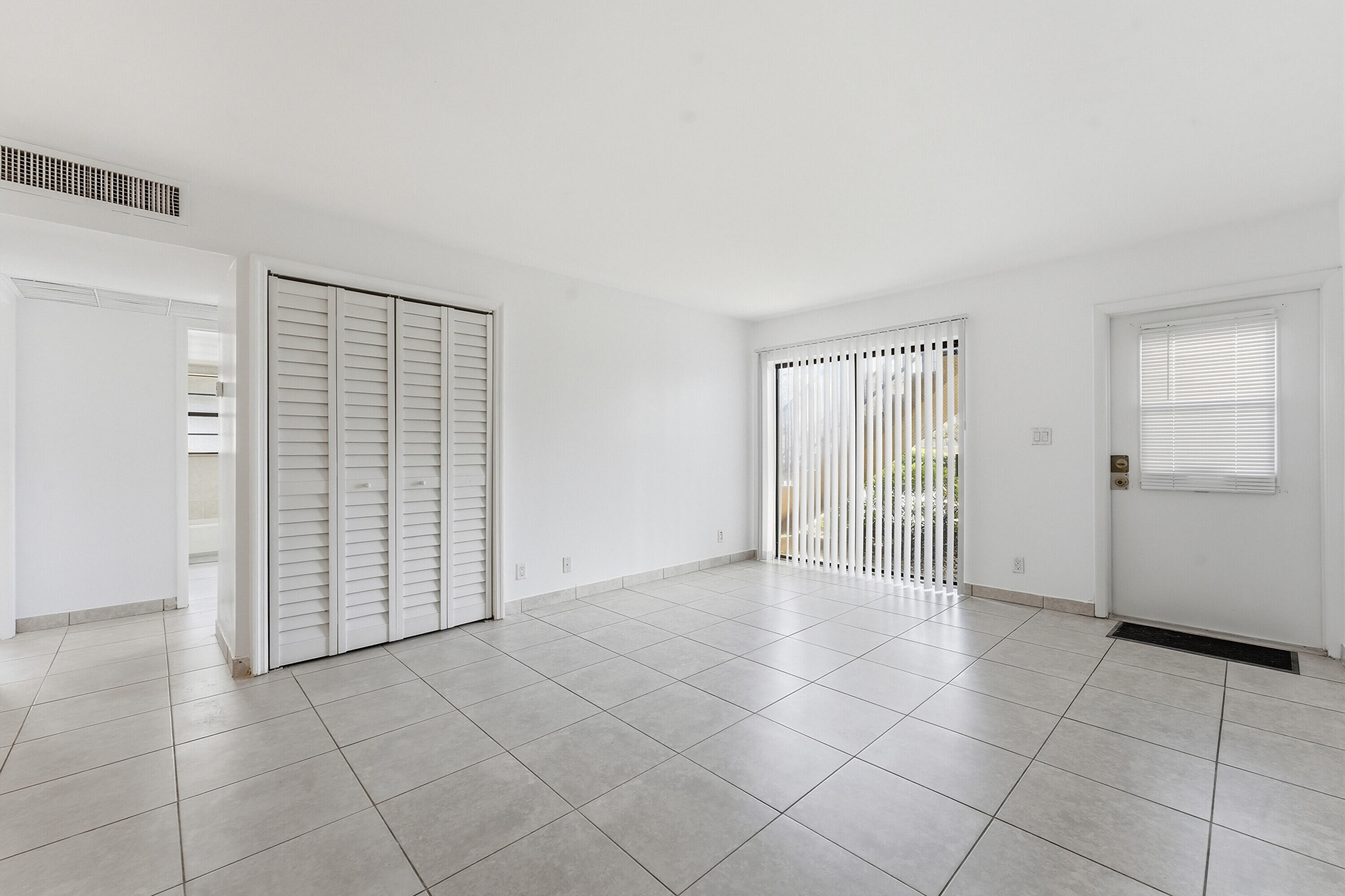 2671 Riverside Drive 1