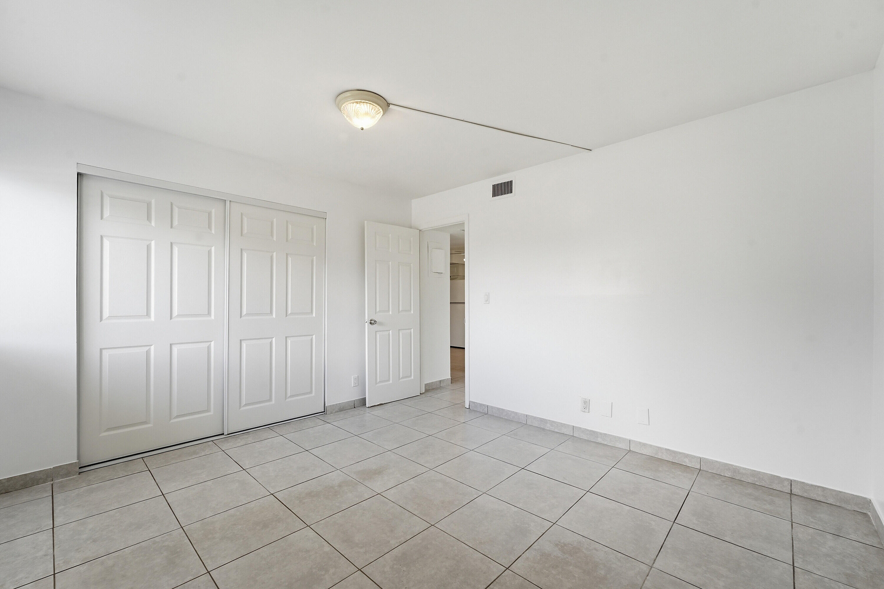 2671 Riverside Drive 1